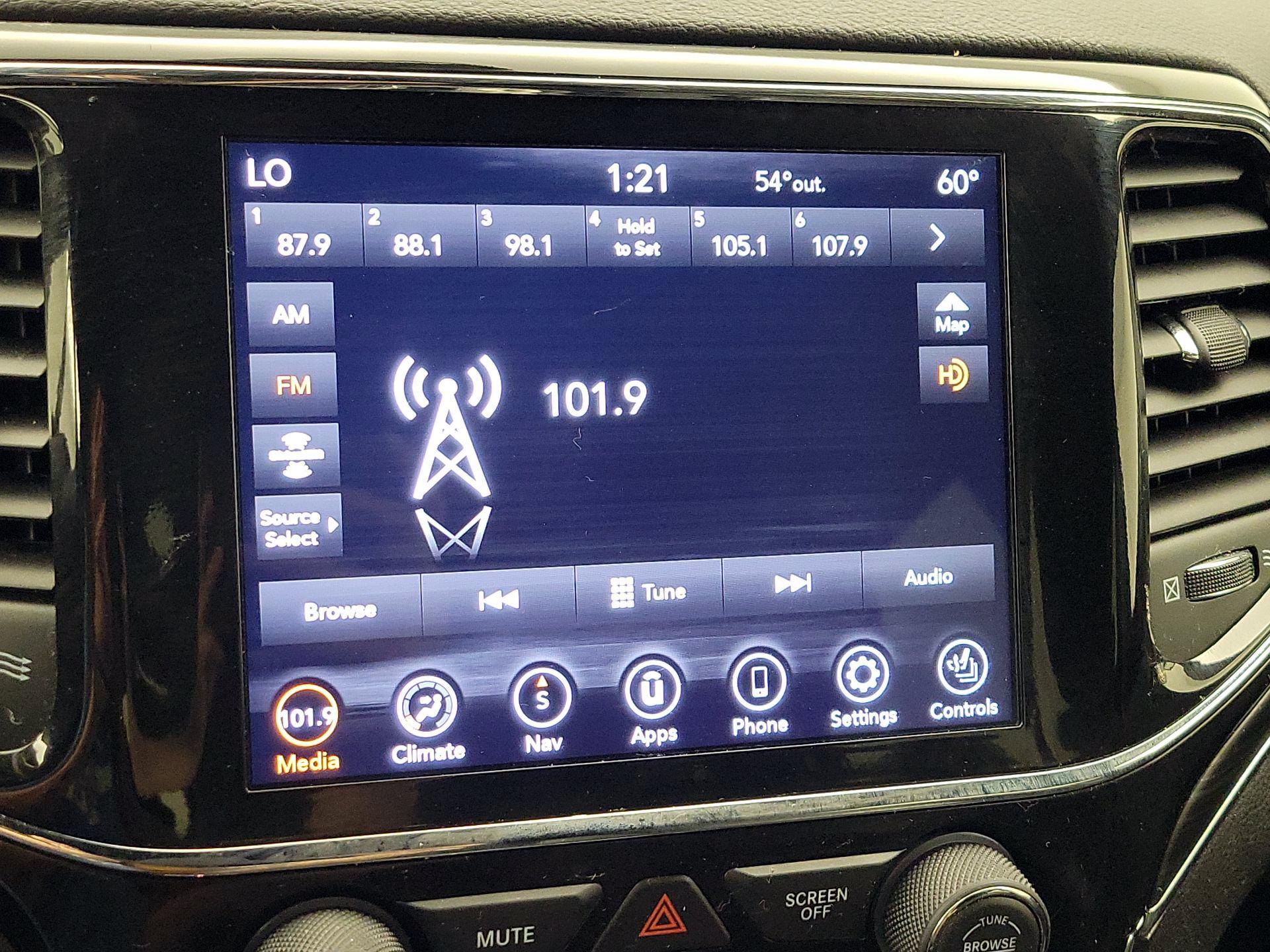 Thumbnail: 2021 Jeep Grand Cherokee - 16