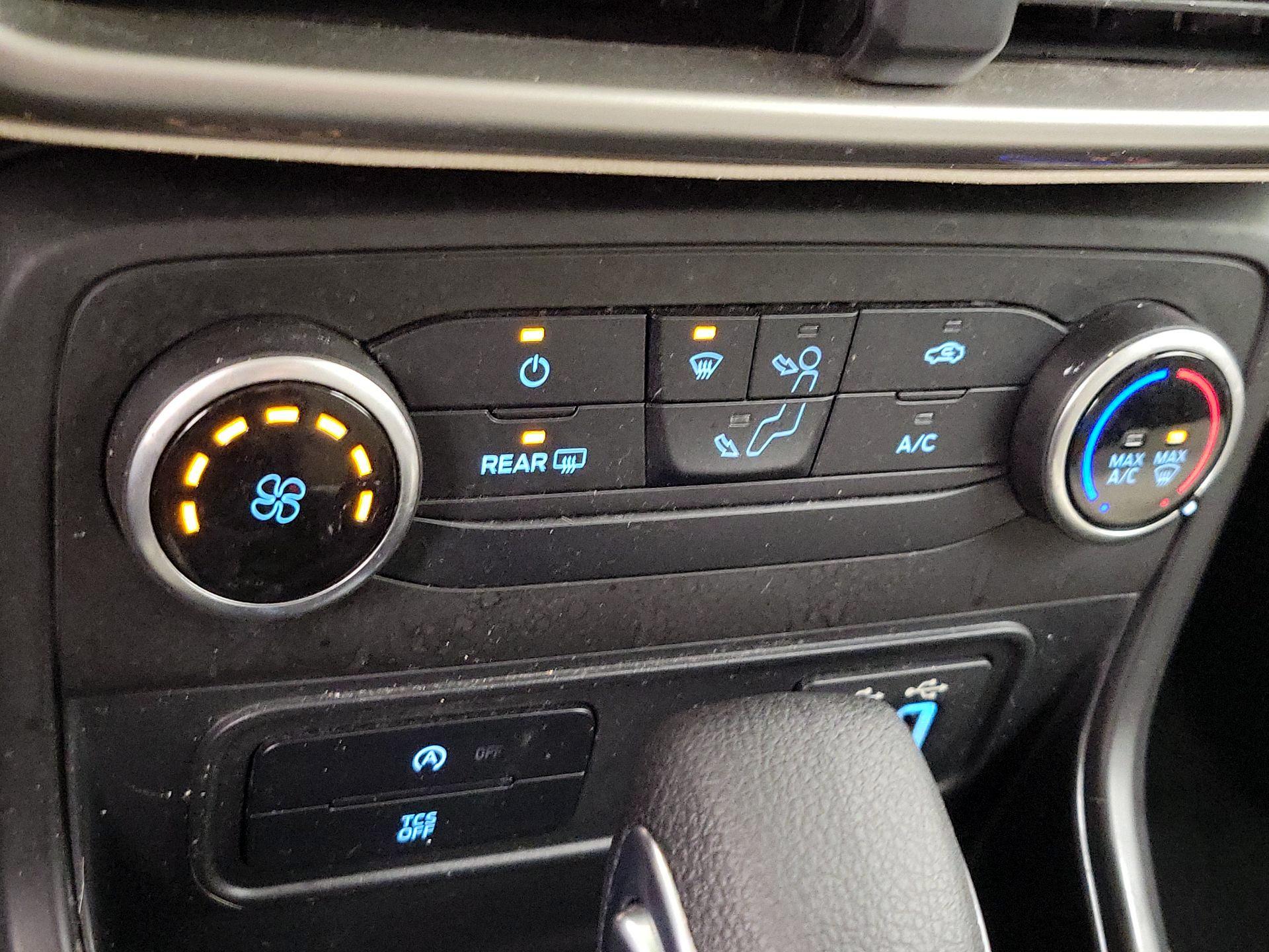 Thumbnail: 2021 Ford EcoSport - 15