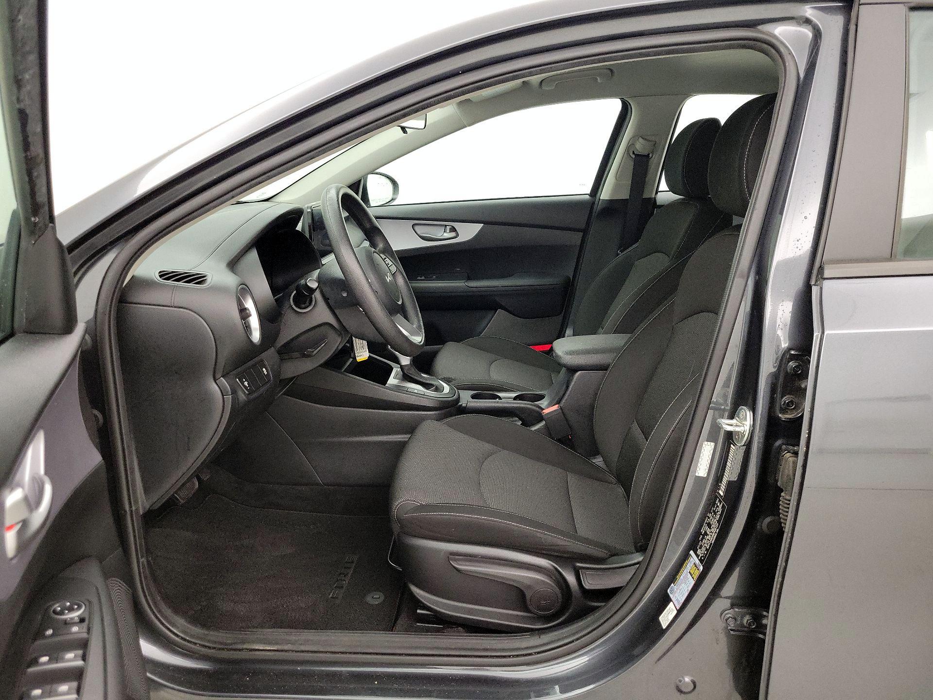 Thumbnail: 2022 Kia Forte - 11