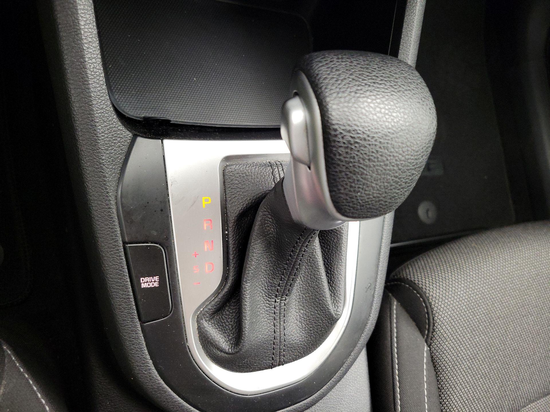 Thumbnail: 2022 Kia Forte - 17