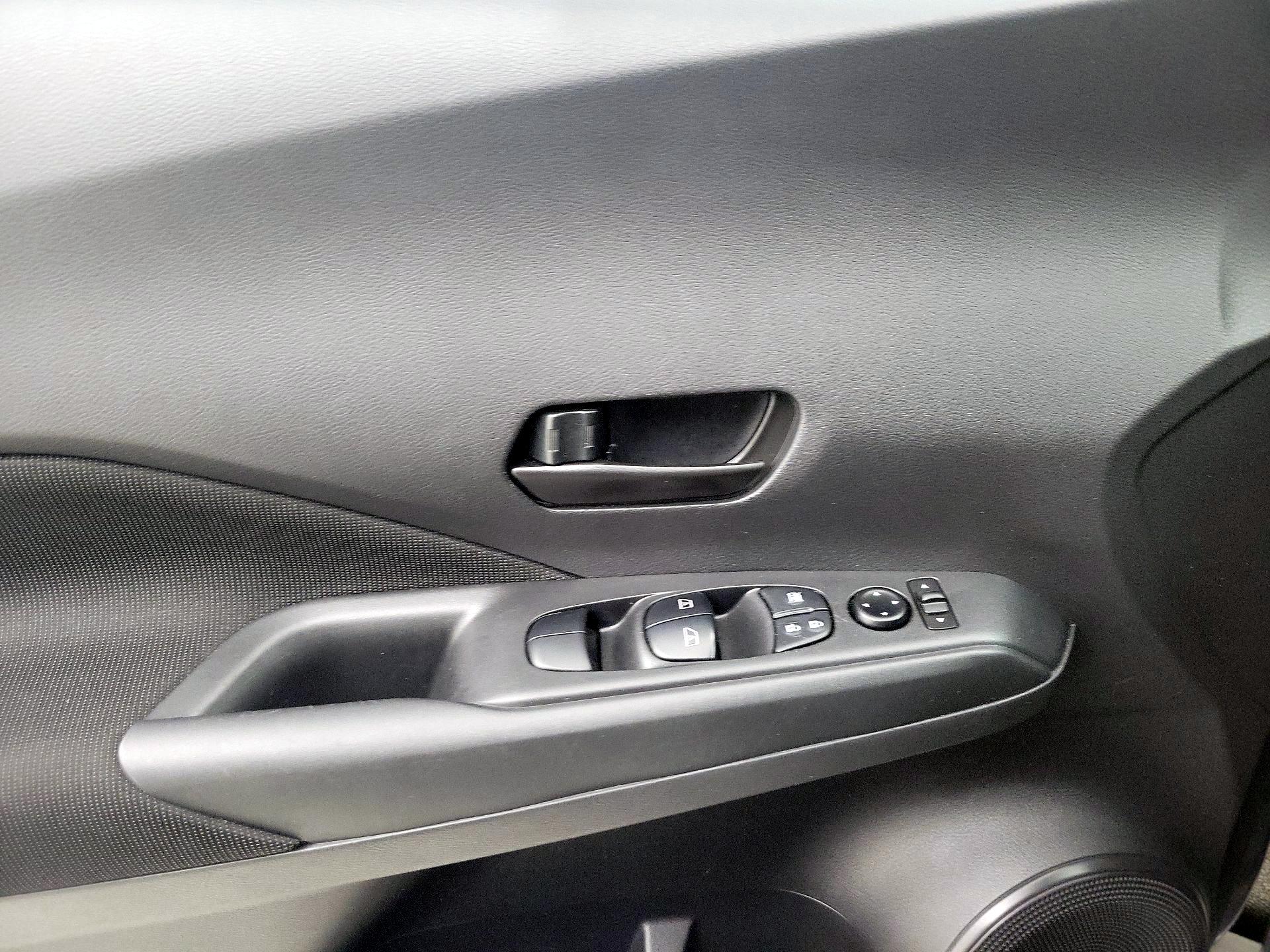 Thumbnail: 2025 Nissan Kicks - 12