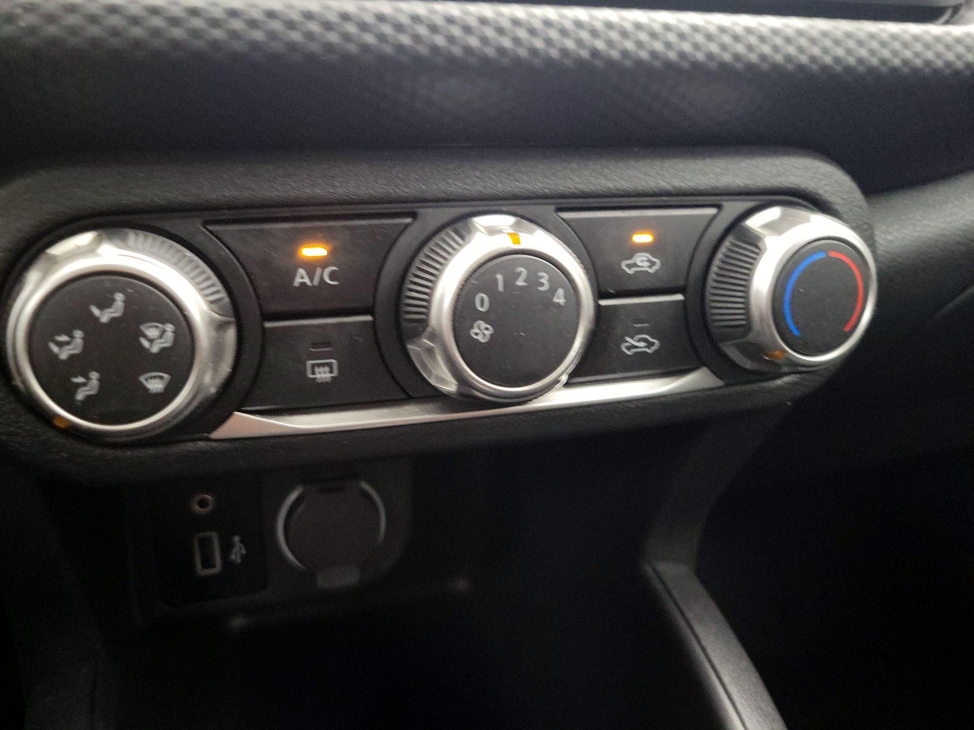 Thumbnail: 2025 Nissan Kicks - 16