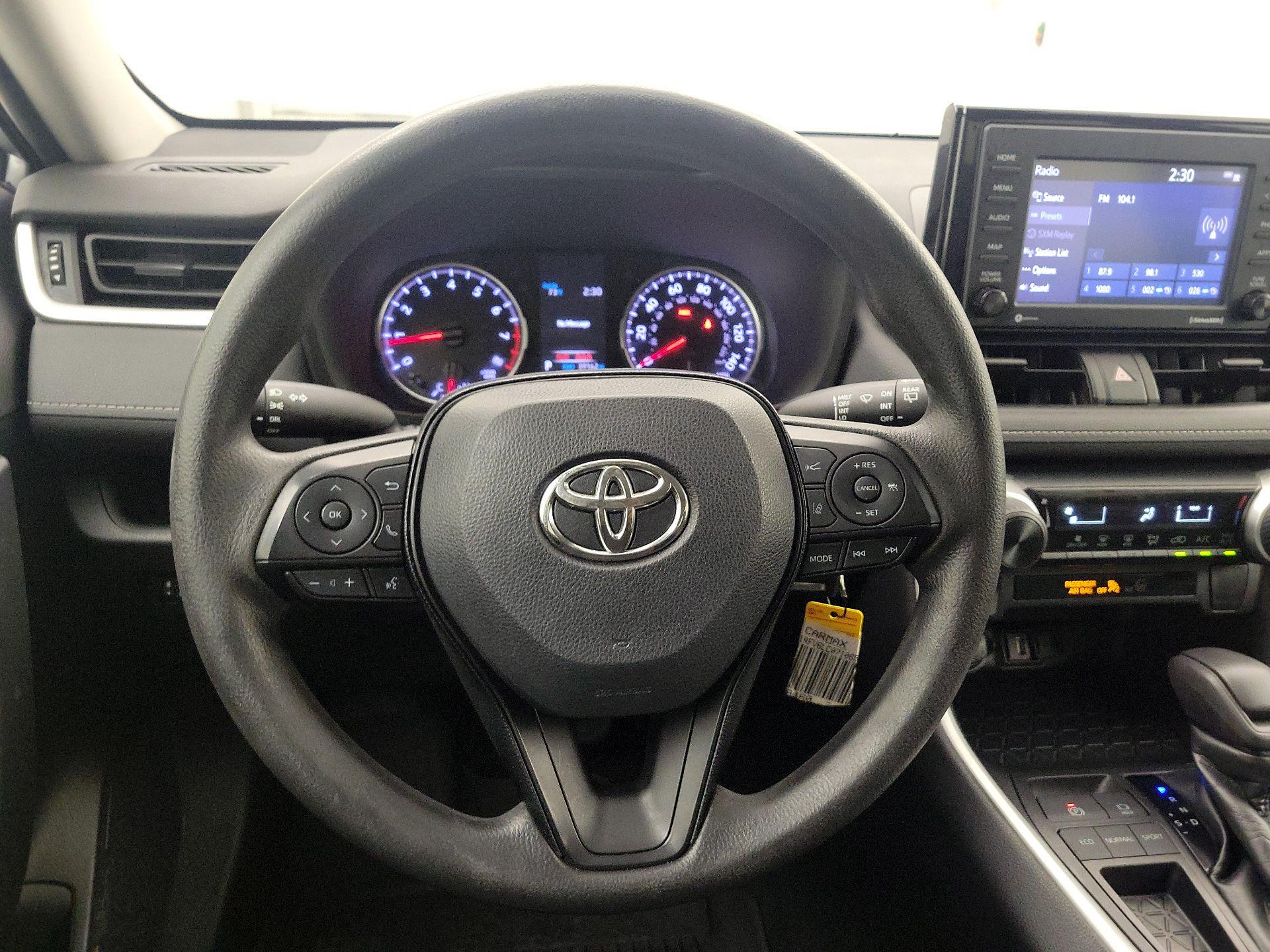Thumbnail: 2020 Toyota RAV4 - 10