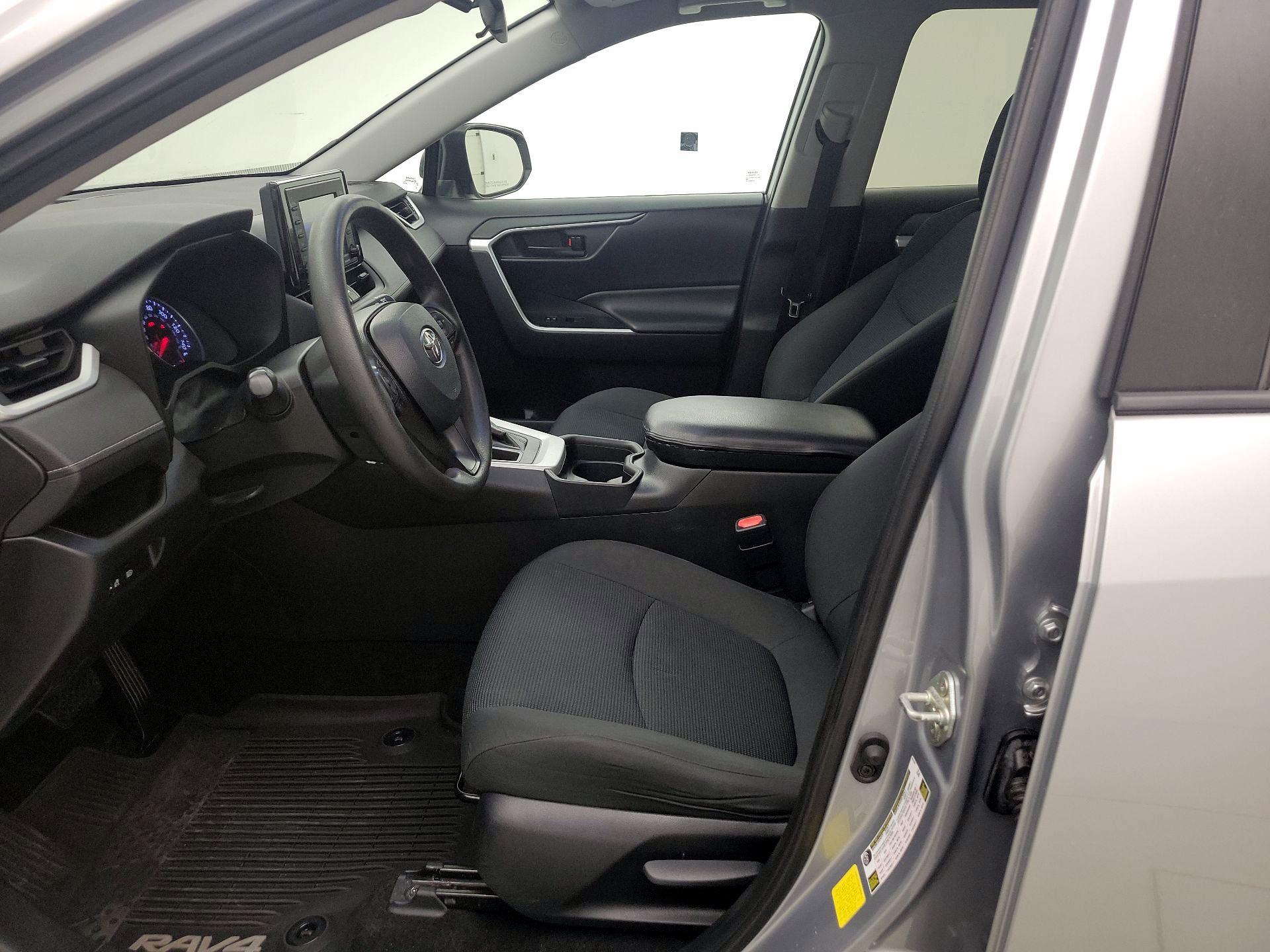 Thumbnail: 2020 Toyota RAV4 - 11