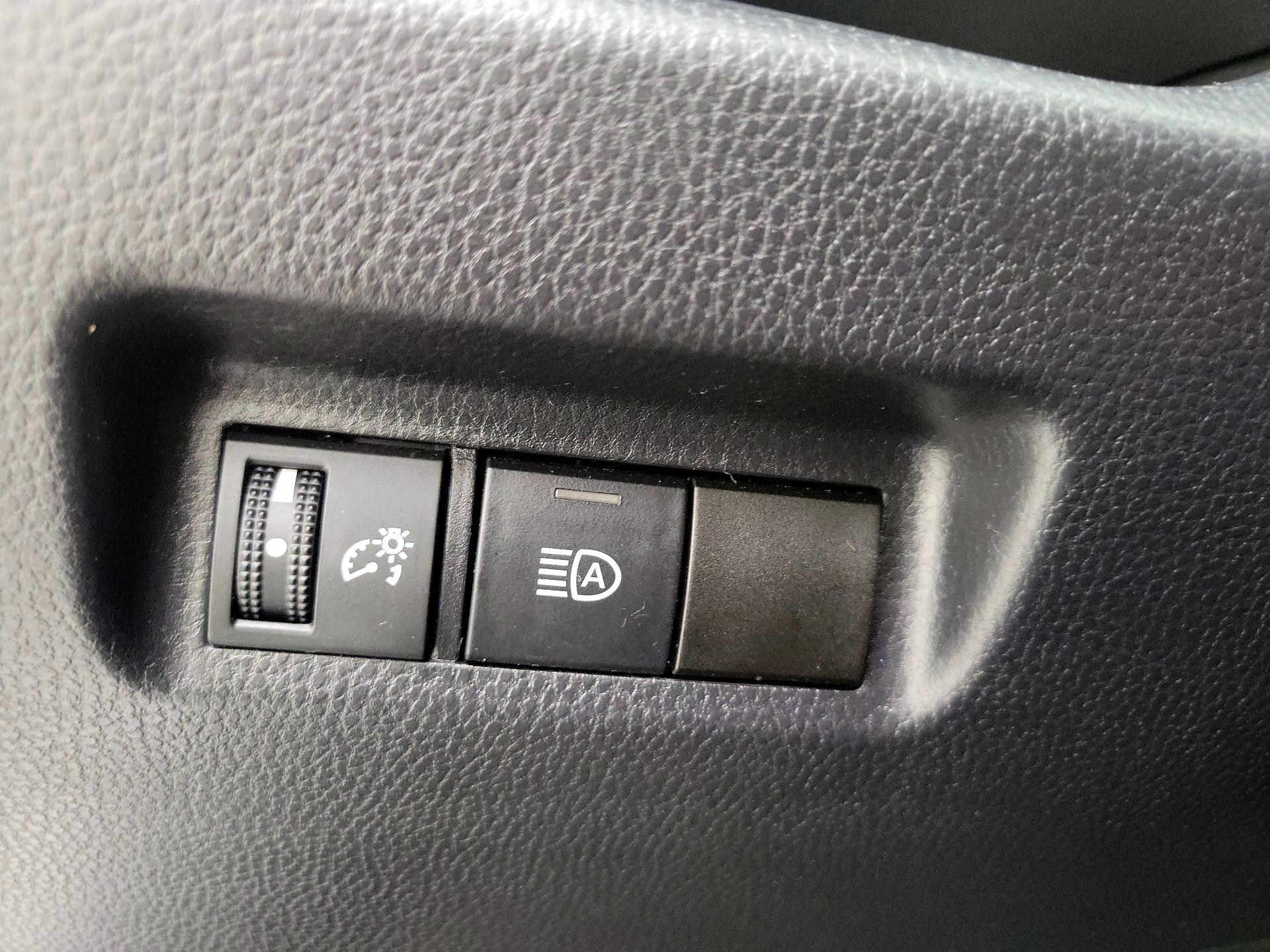 Thumbnail: 2020 Toyota RAV4 - 13