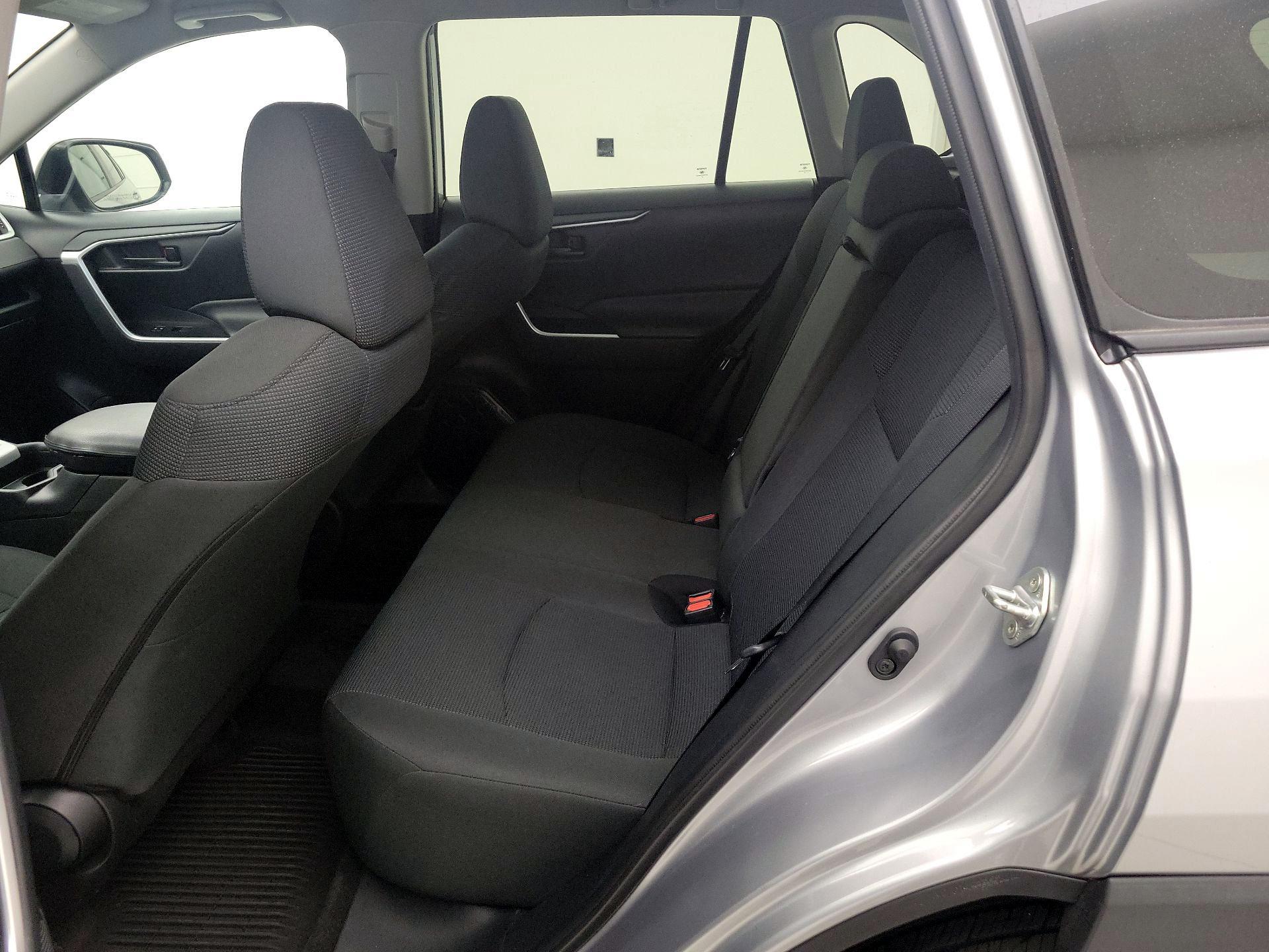 Thumbnail: 2020 Toyota RAV4 - 19