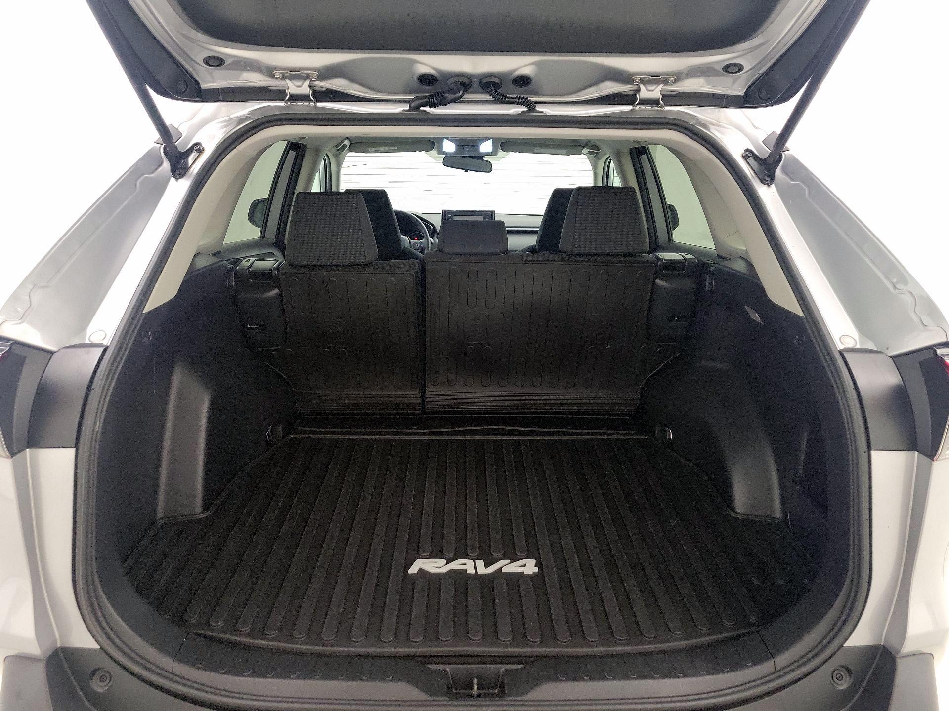 Thumbnail: 2020 Toyota RAV4 - 20