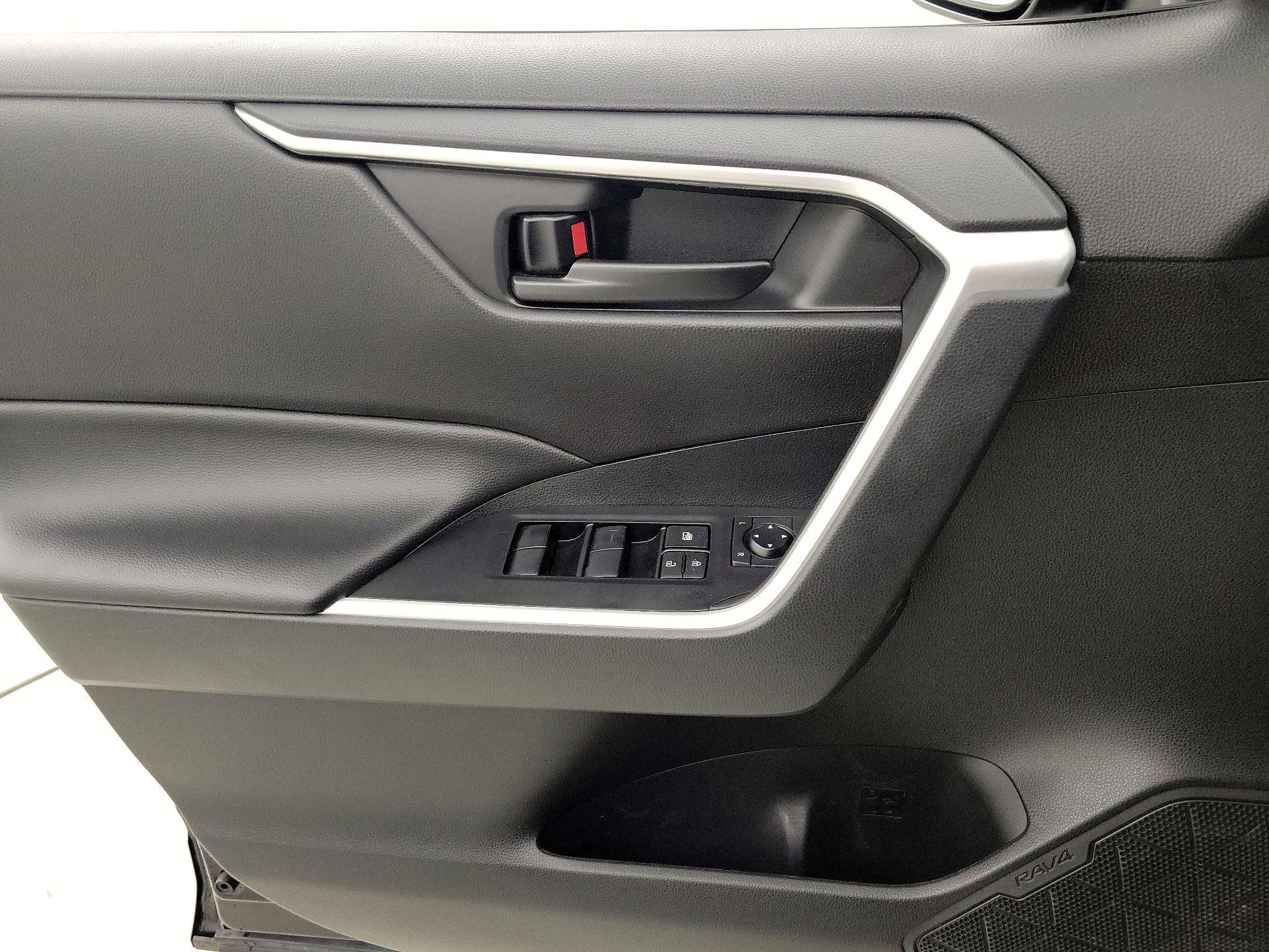 Thumbnail: 2023 Toyota RAV4 - 12