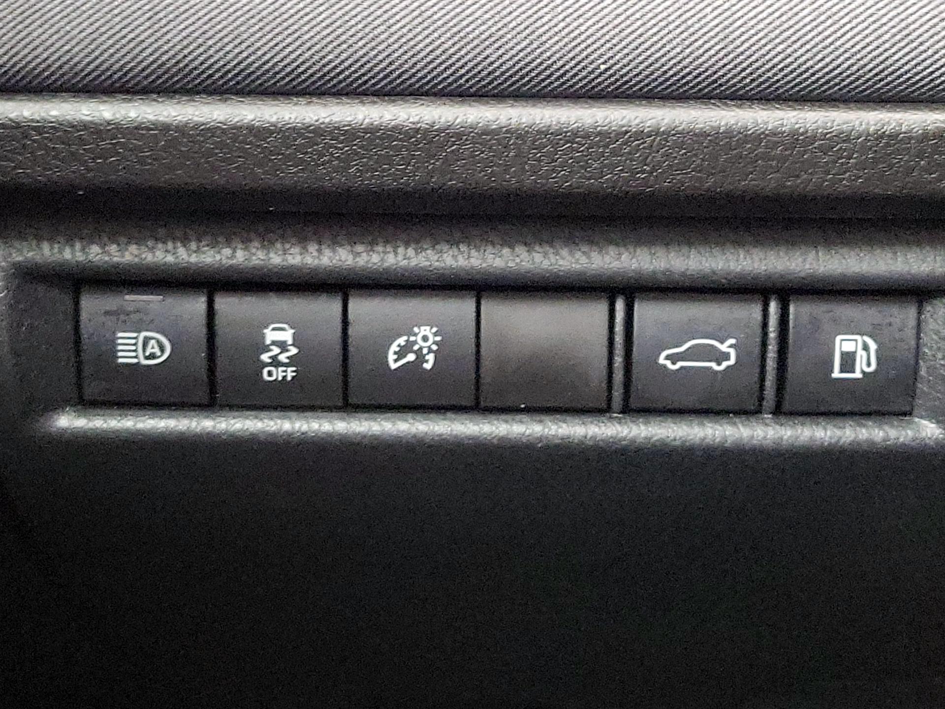 Thumbnail: 2025 Toyota Camry - 13