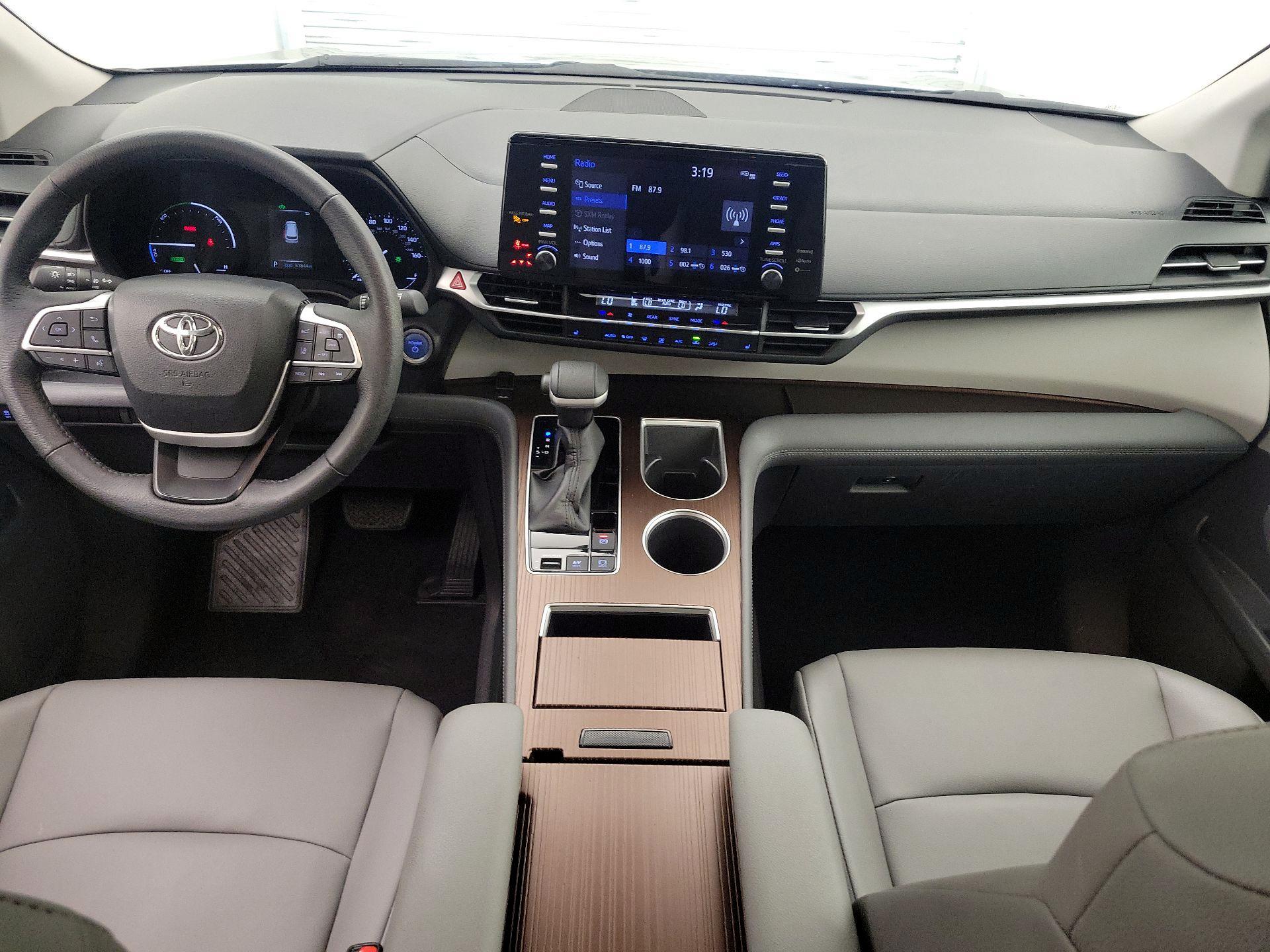 Thumbnail: 2022 Toyota Sienna - 9