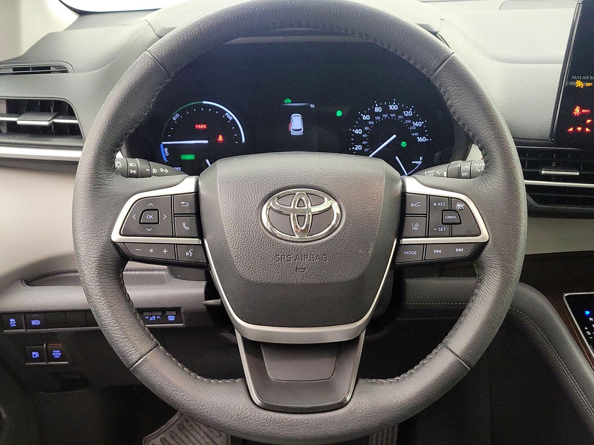 Thumbnail: 2022 Toyota Sienna - 10