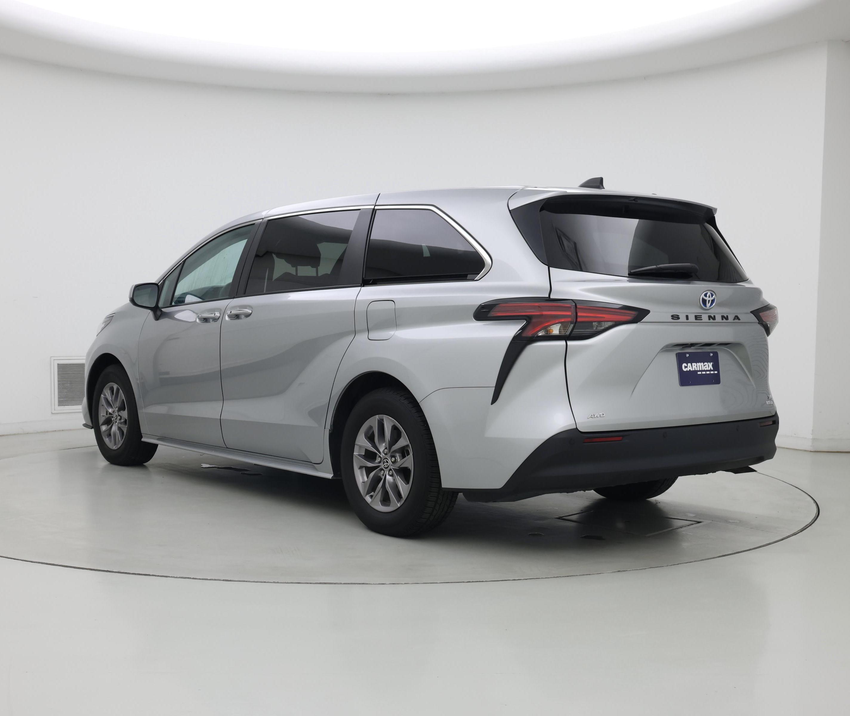 Thumbnail: 2022 Toyota Sienna - 2