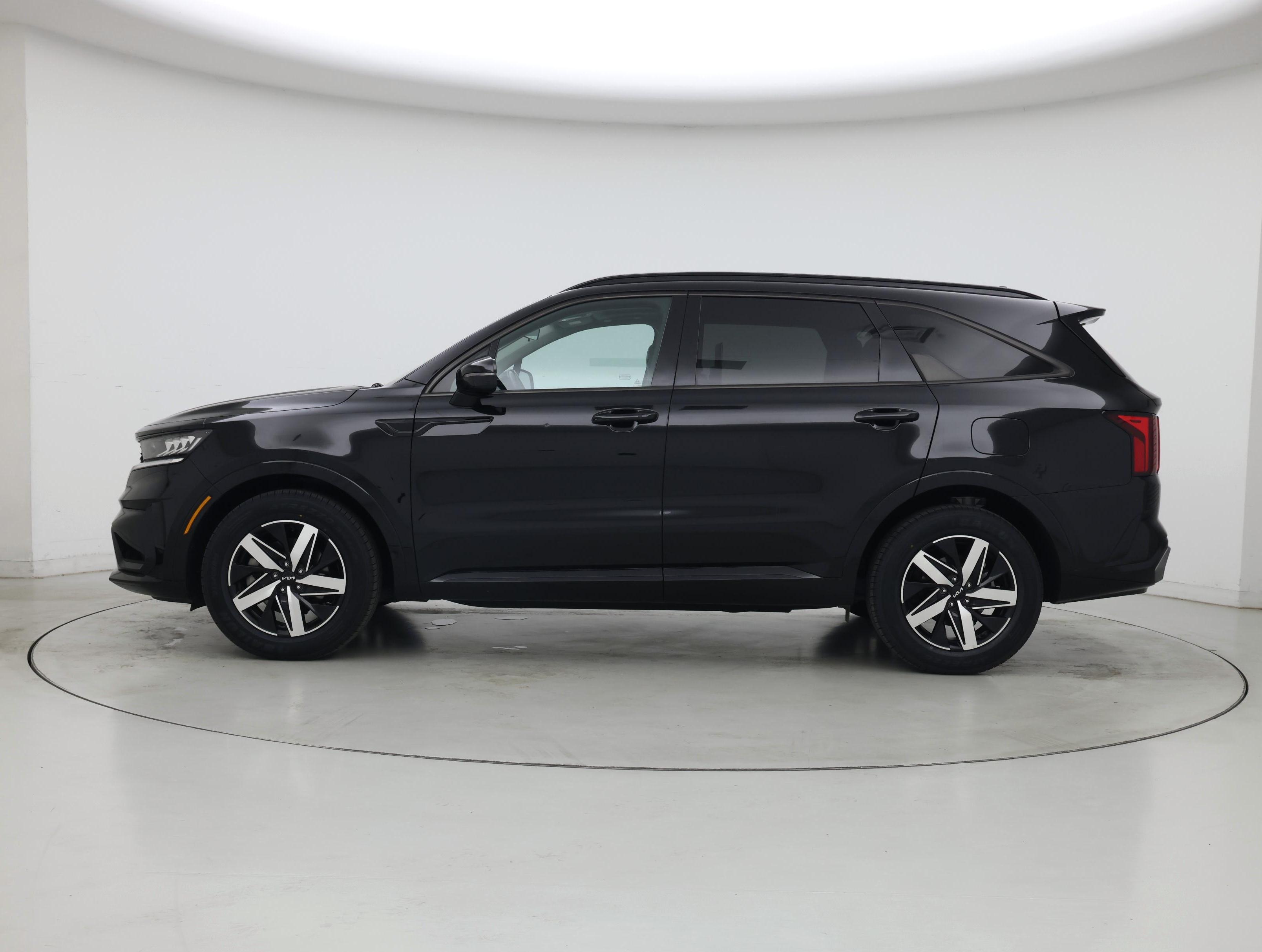 Thumbnail: 2023 Kia Sorento - 3