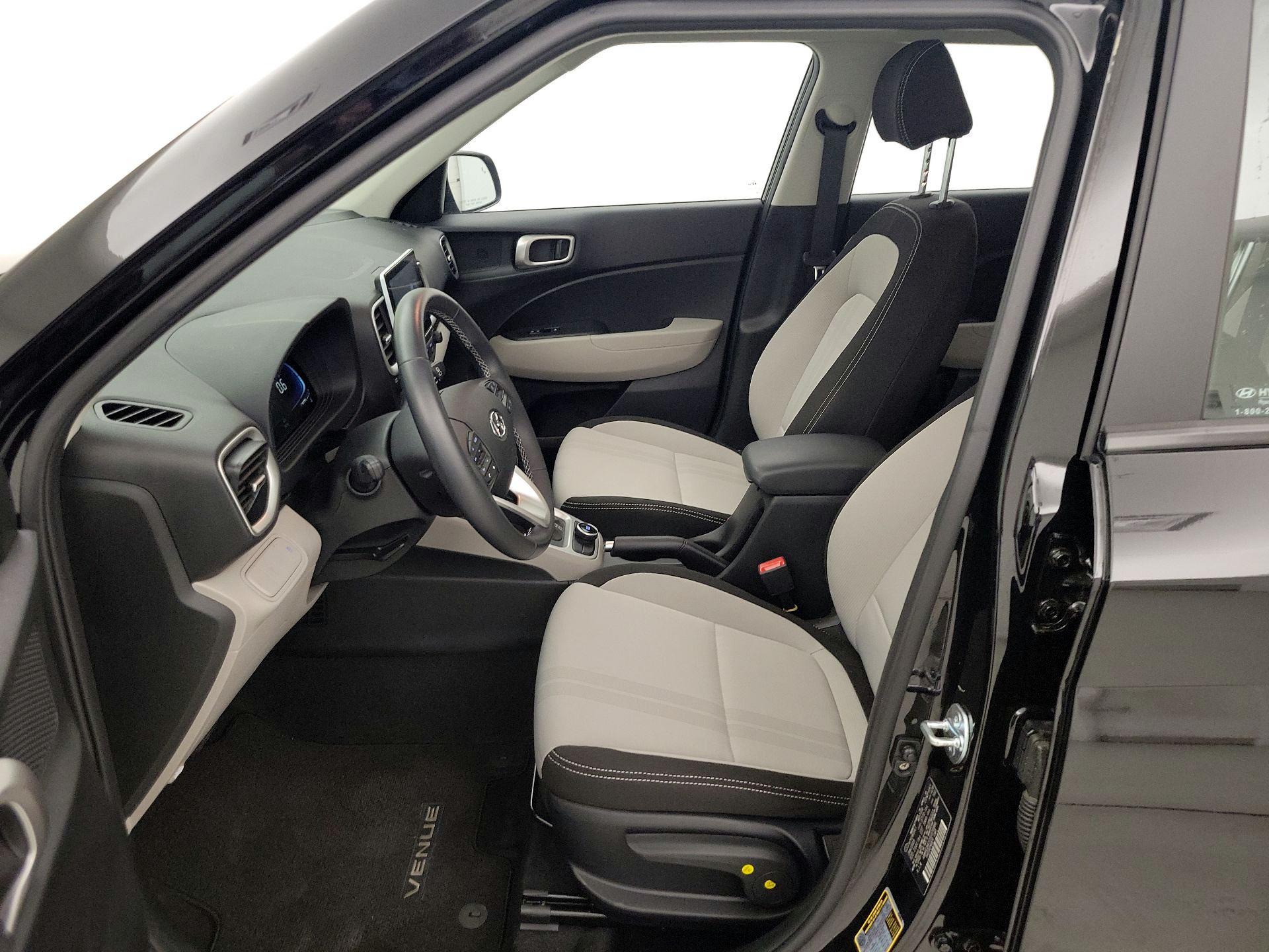 Thumbnail: 2025 Hyundai Venue - 9