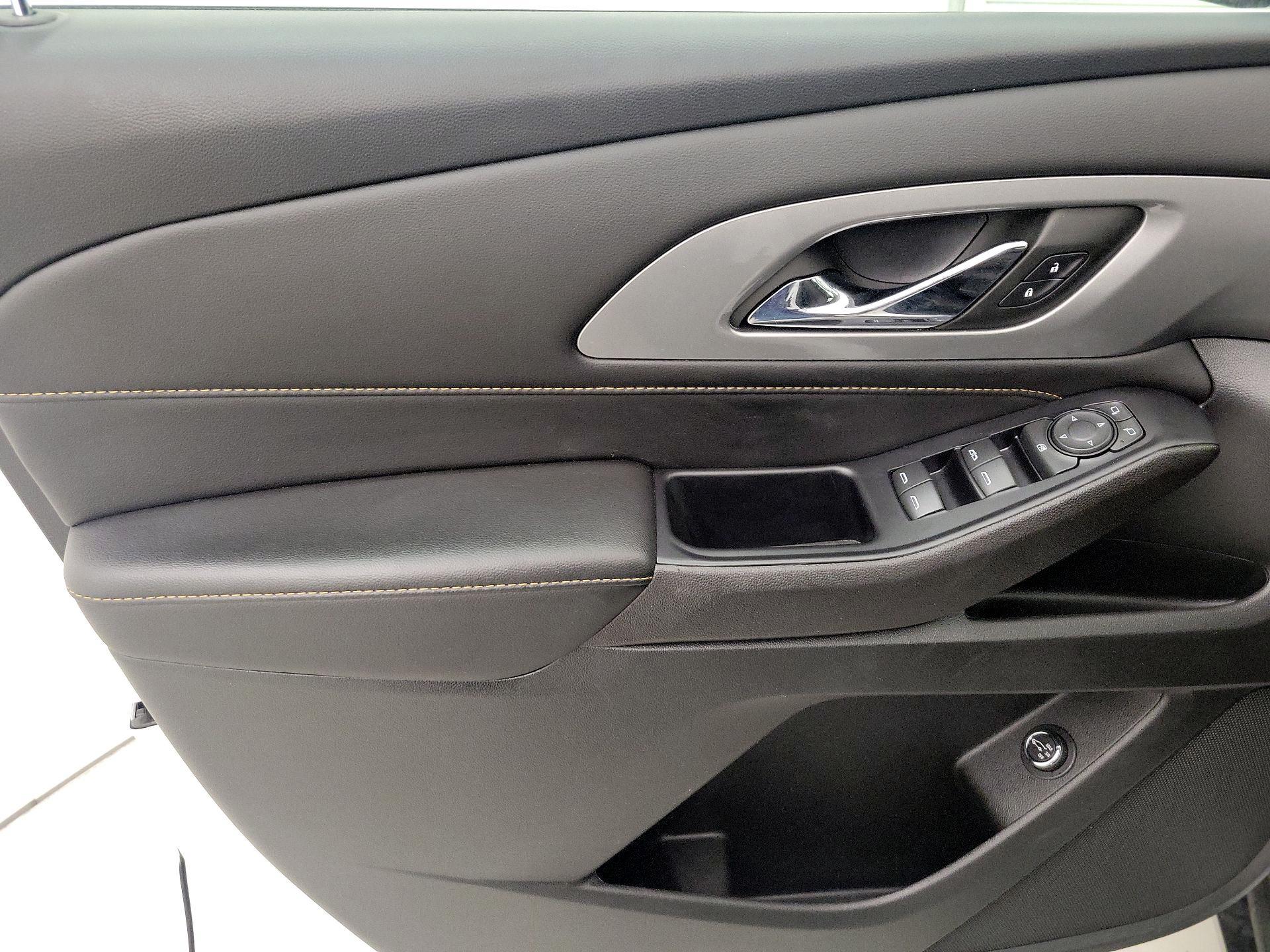 Thumbnail: 2021 Chevrolet Traverse - 12