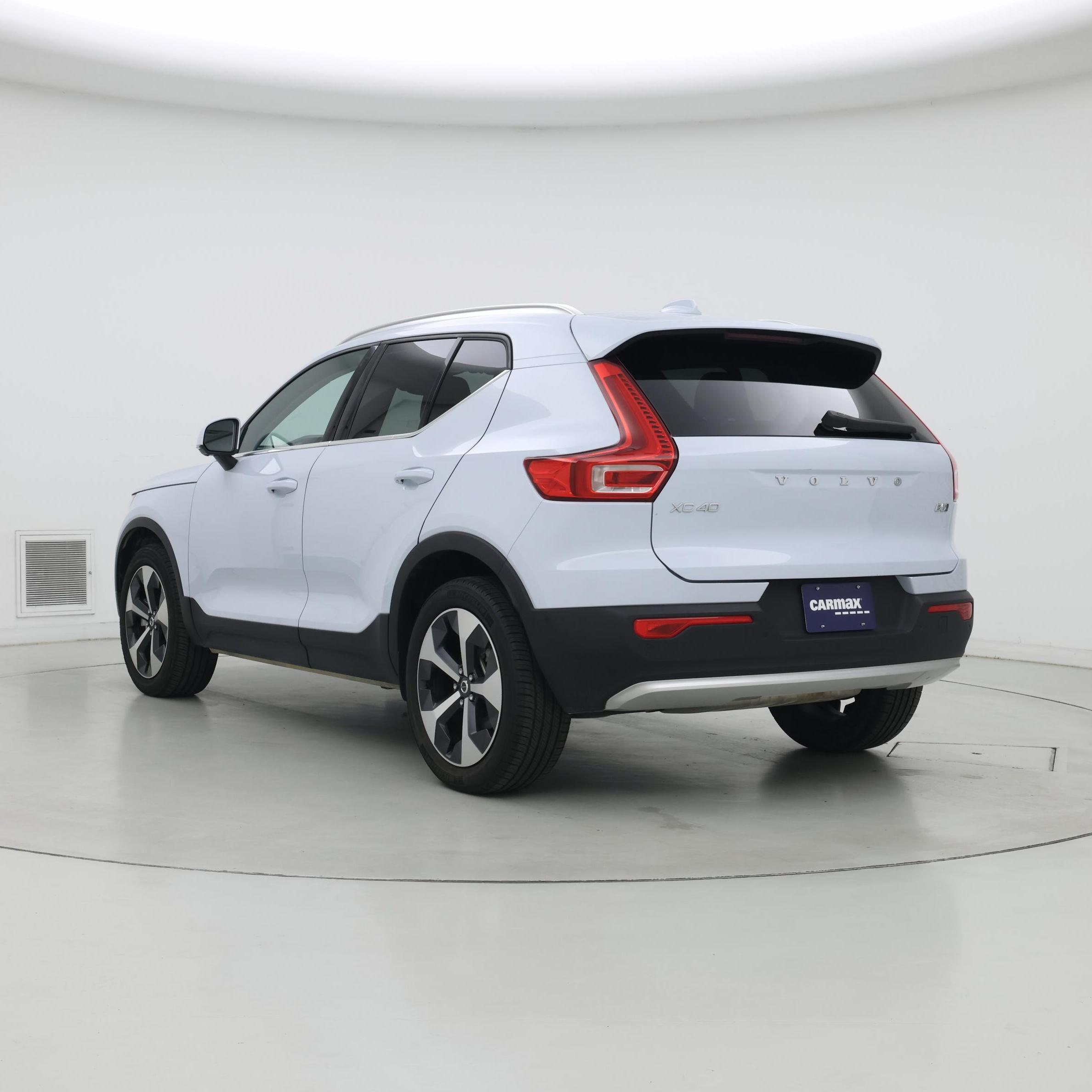 Thumbnail: 2025 Volvo XC40 - 2