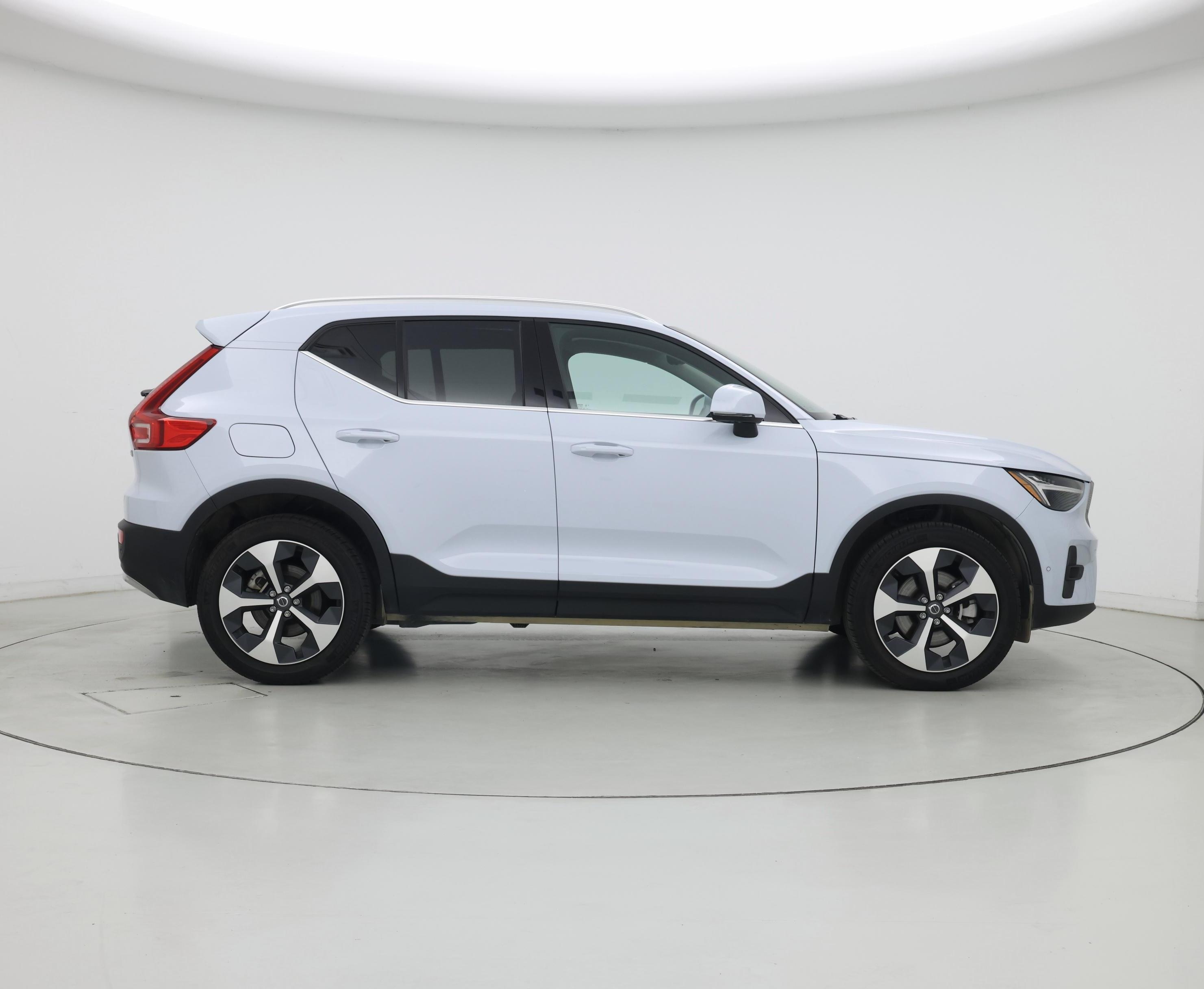 Thumbnail: 2025 Volvo XC40 - 7