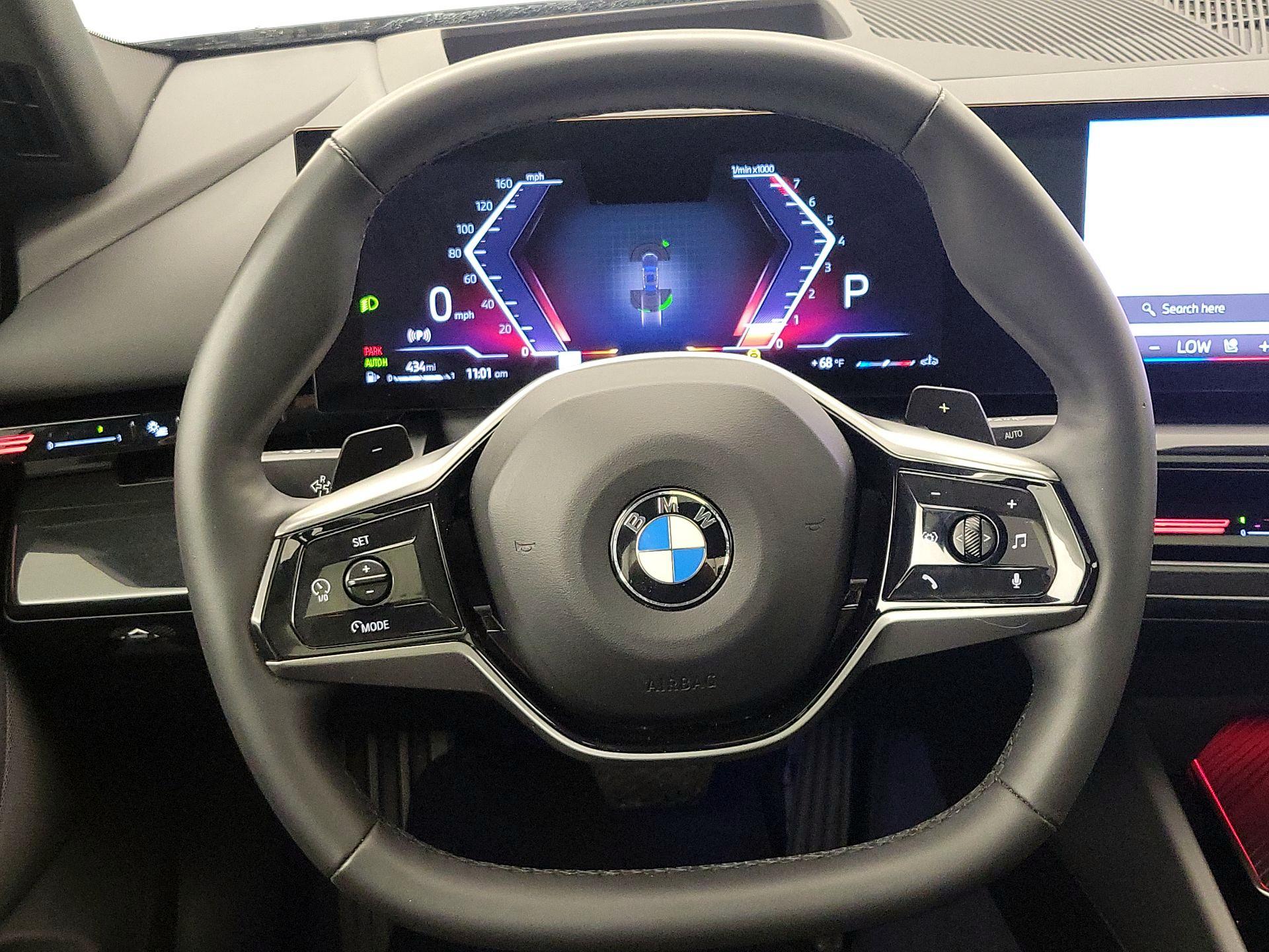 Thumbnail: 2025 BMW 5 Series - 10