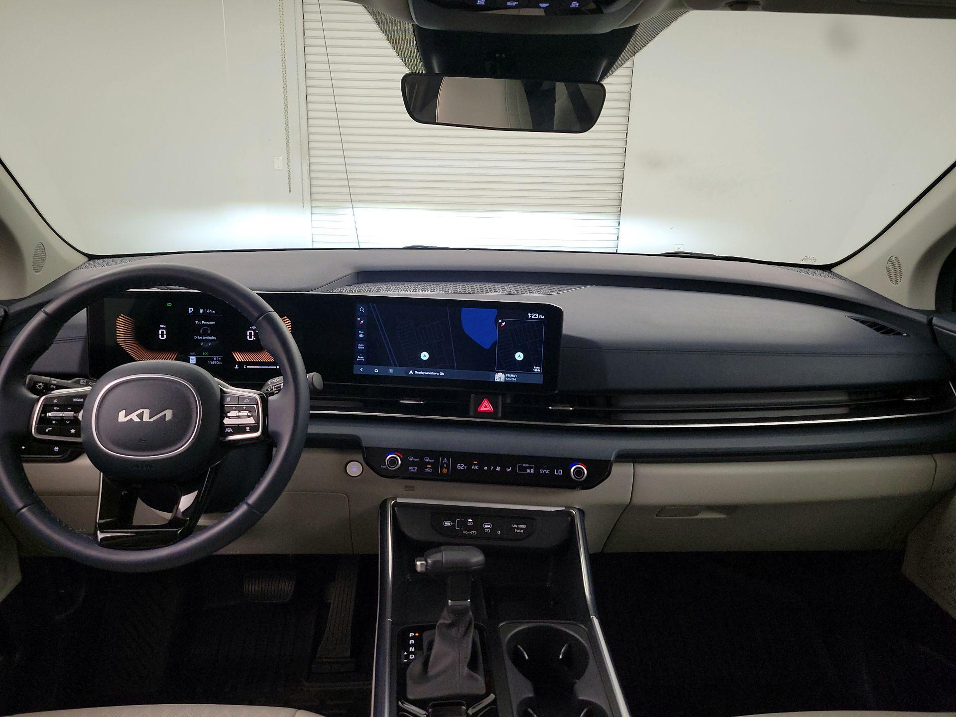 Thumbnail: 2025 Kia Carnival - 9