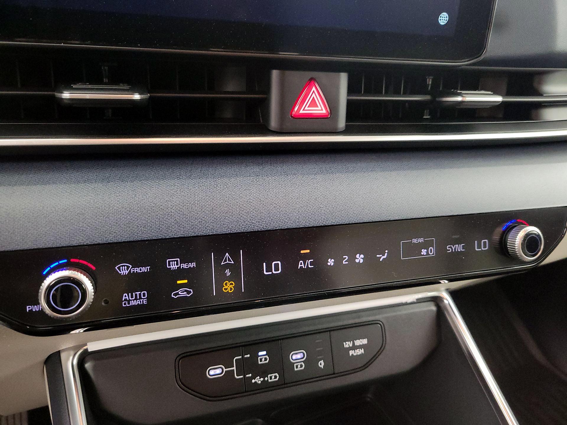 Thumbnail: 2025 Kia Carnival - 17