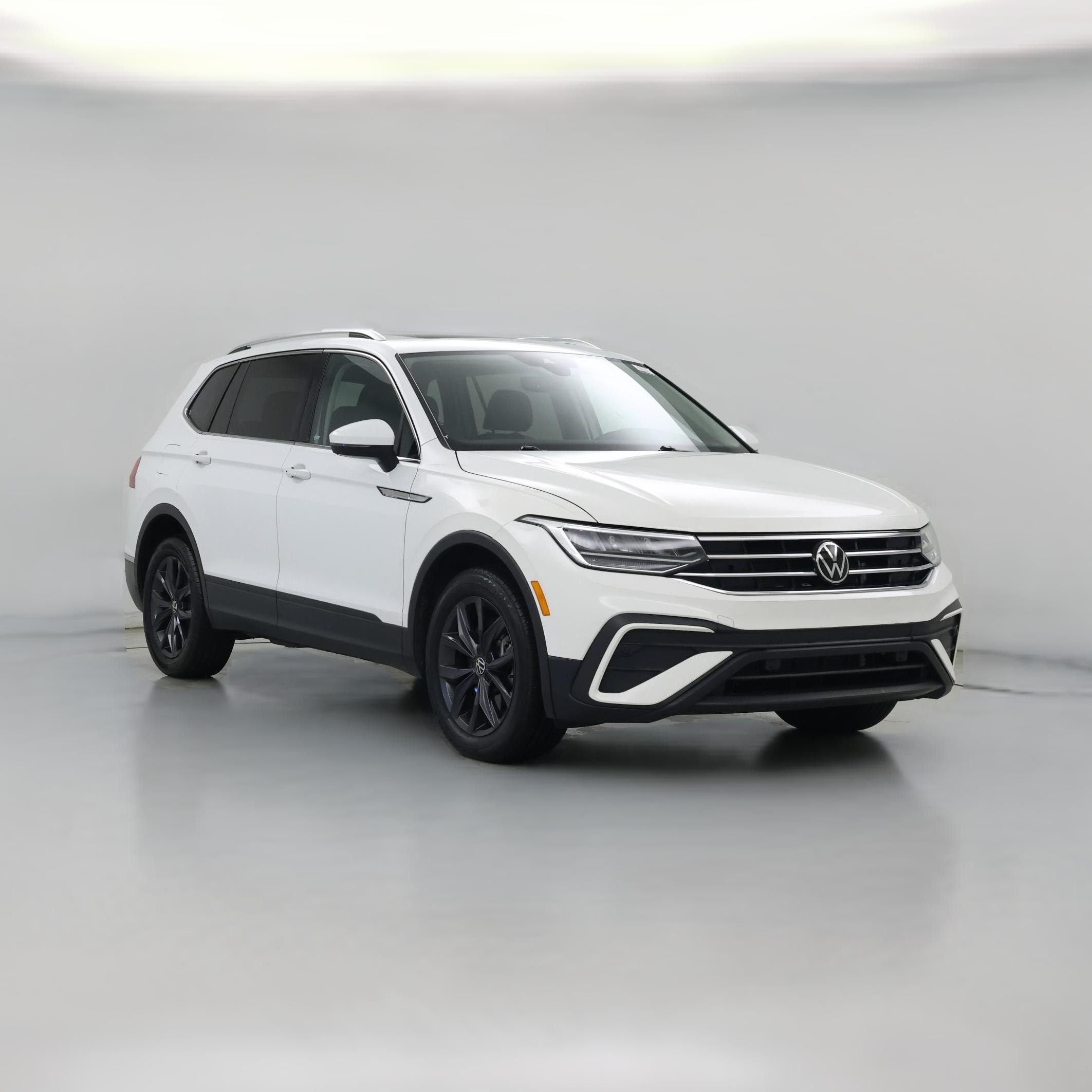 Thumbnail: 2022 Volkswagen Tiguan - 1