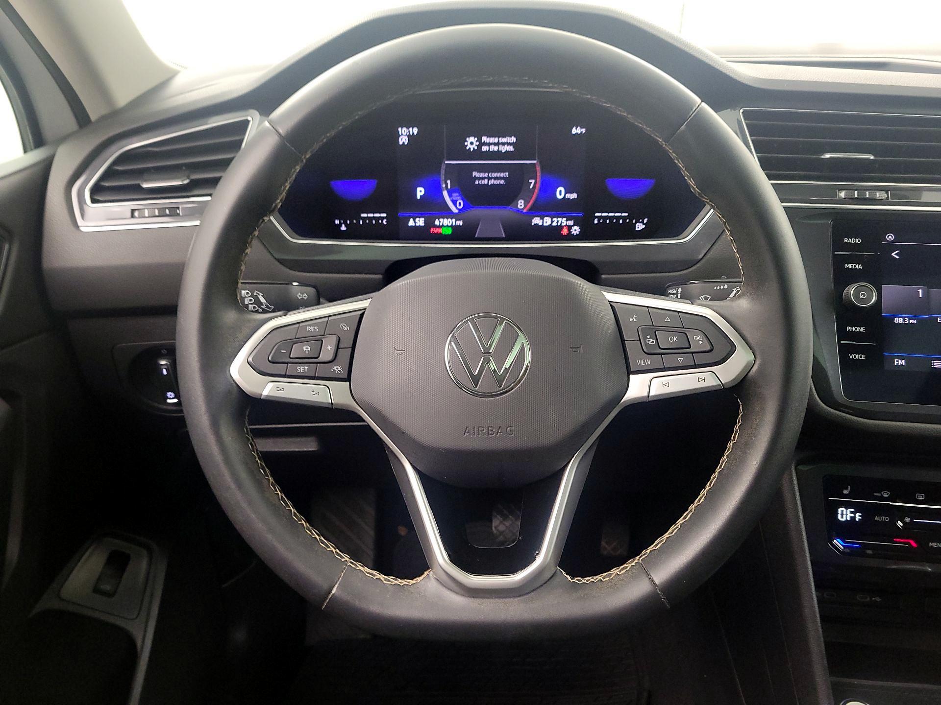 Thumbnail: 2022 Volkswagen Tiguan - 10