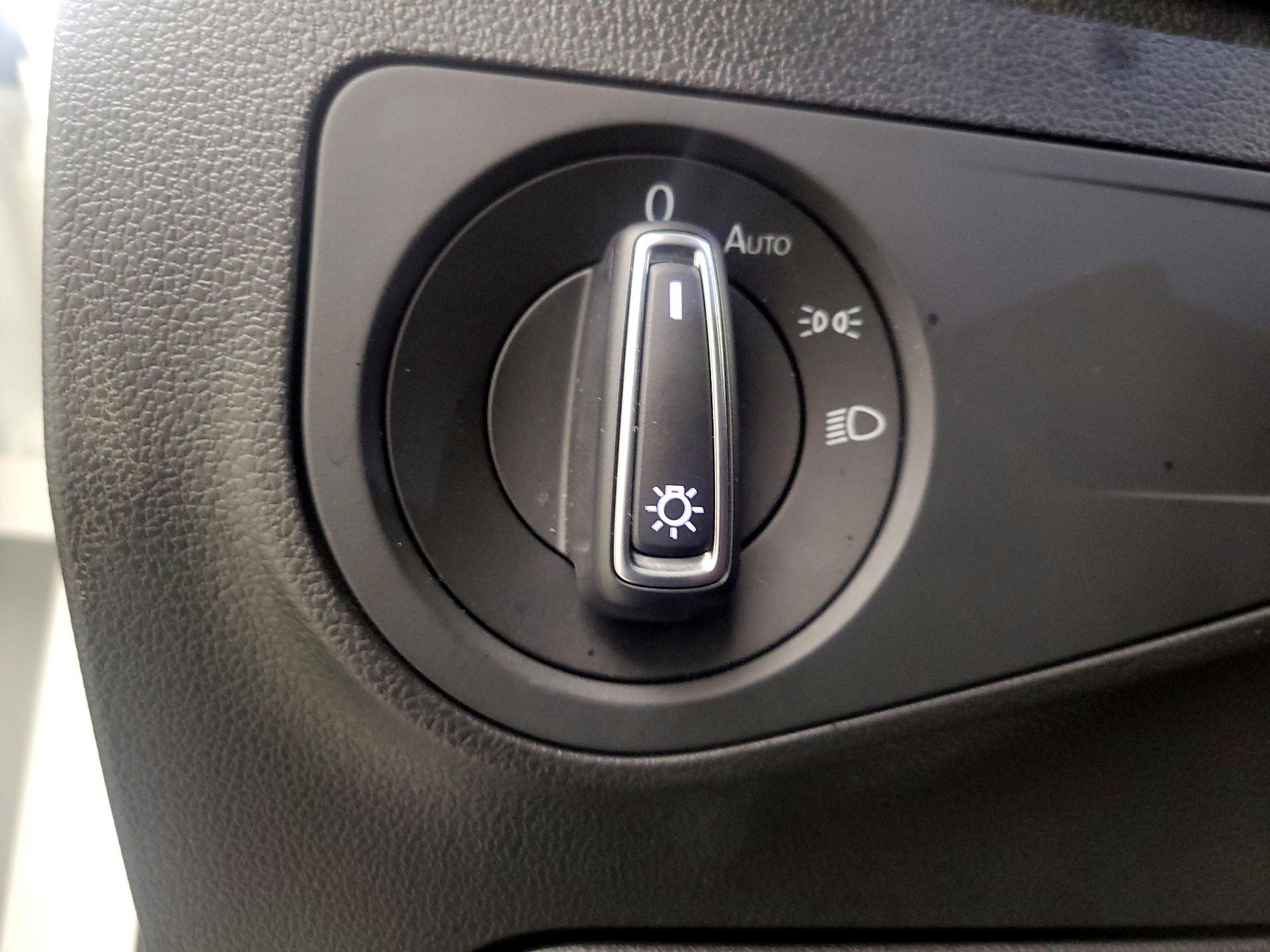 Thumbnail: 2022 Volkswagen Tiguan - 13