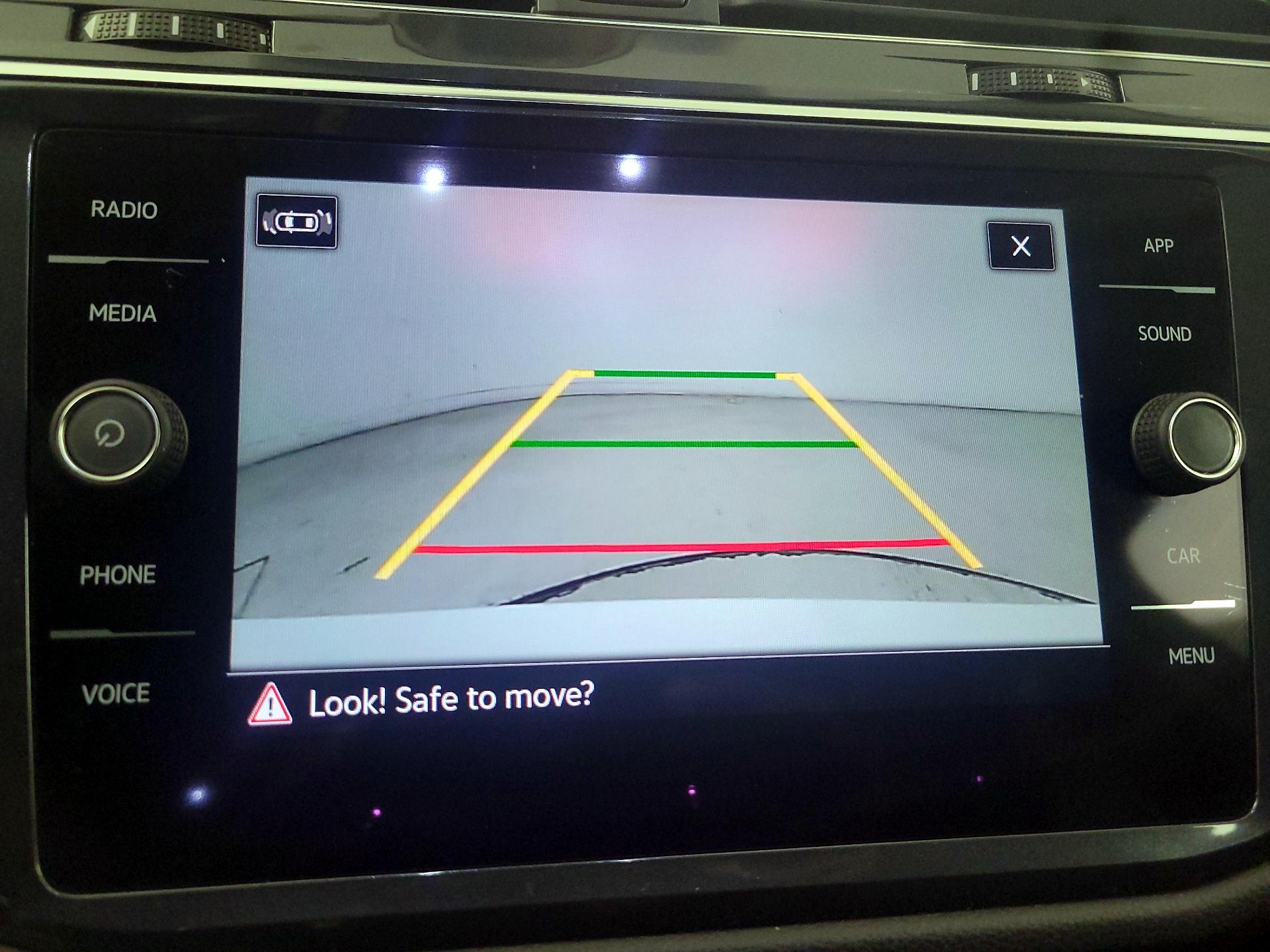 Thumbnail: 2022 Volkswagen Tiguan - 14