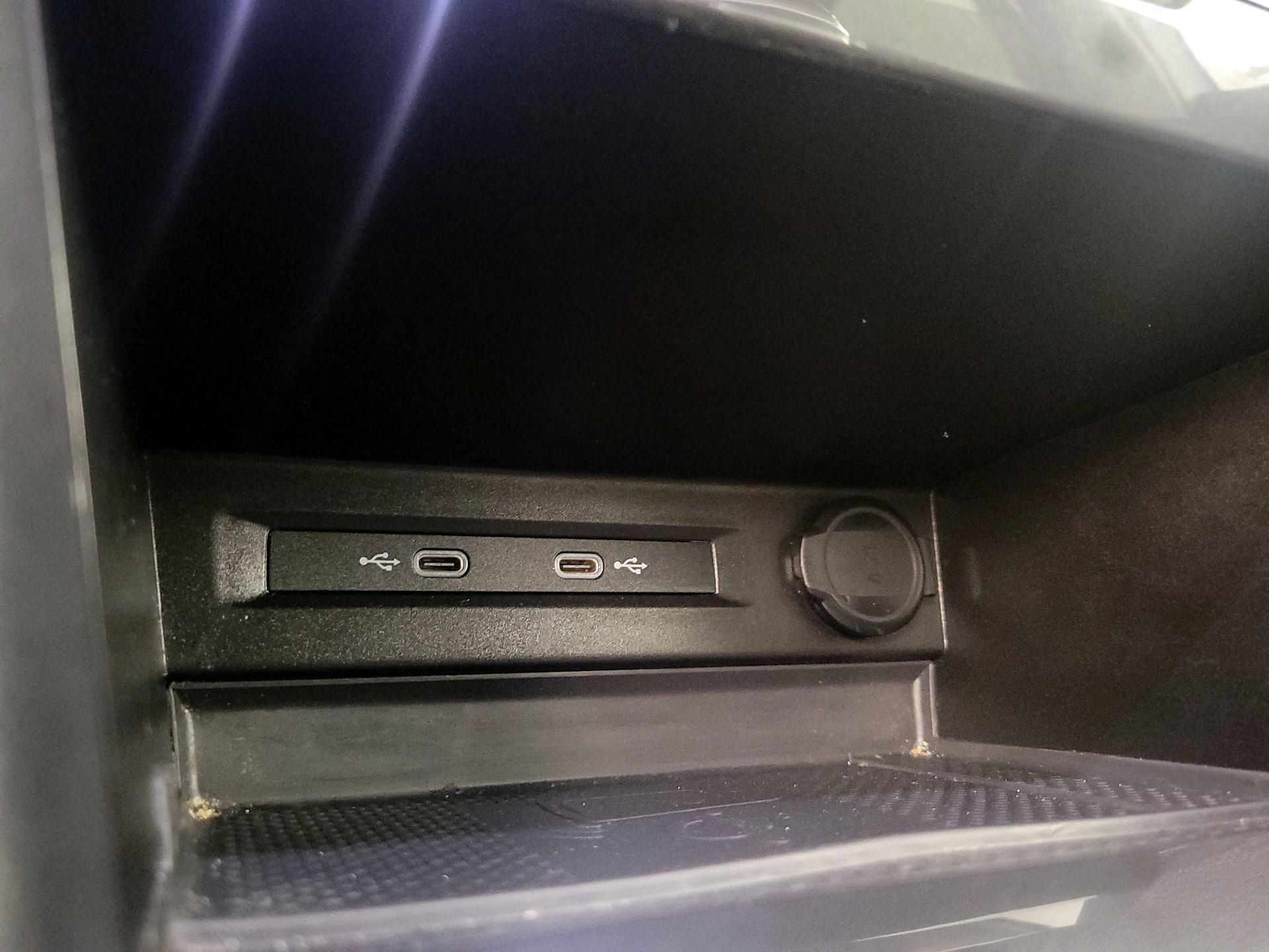 Thumbnail: 2022 Volkswagen Tiguan - 18