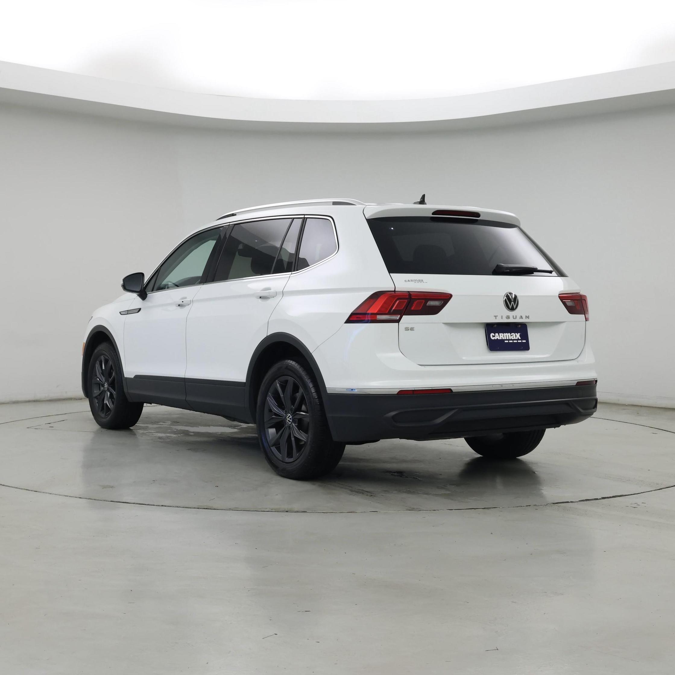 Thumbnail: 2022 Volkswagen Tiguan - 2