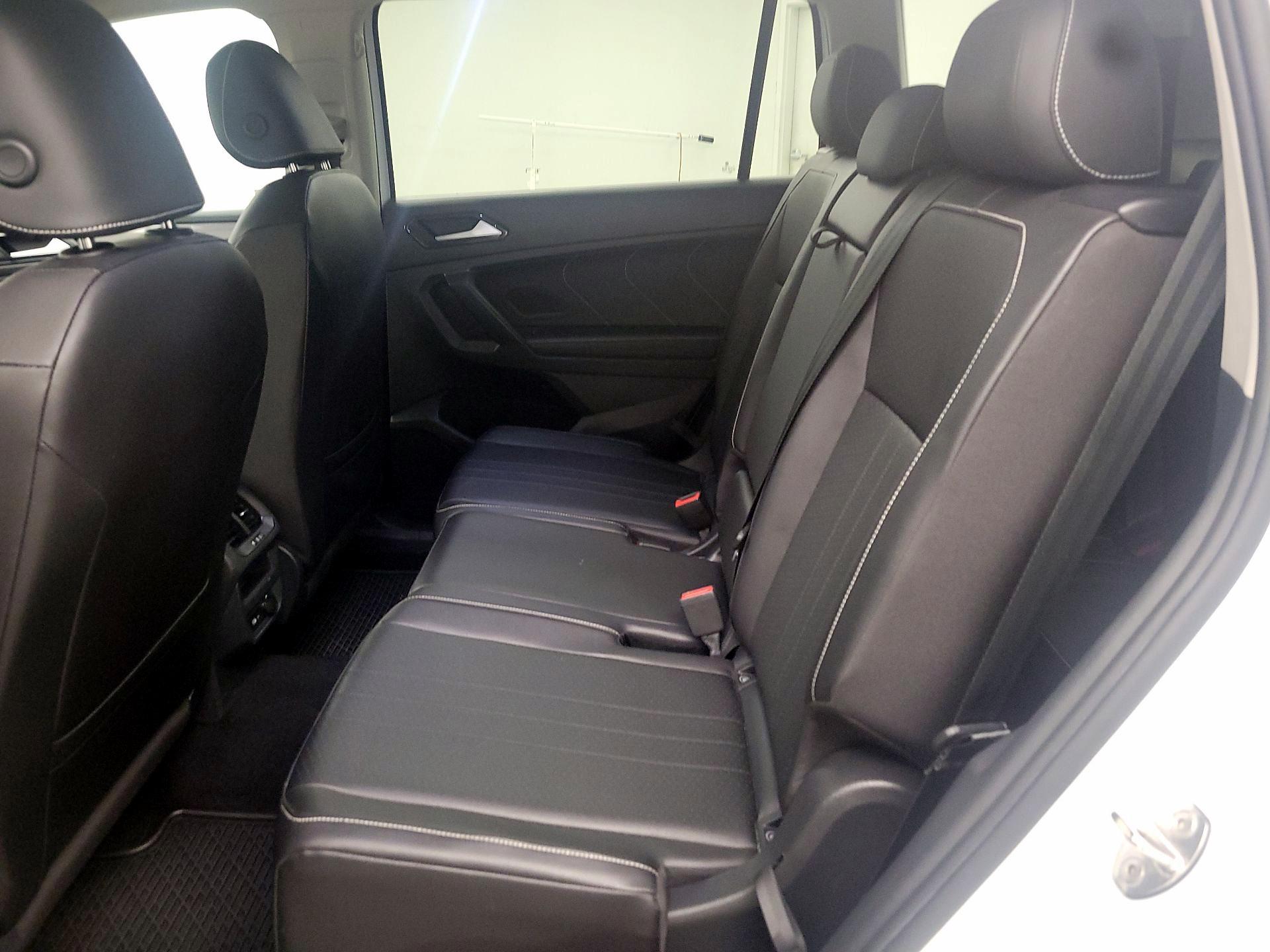 Thumbnail: 2022 Volkswagen Tiguan - 20