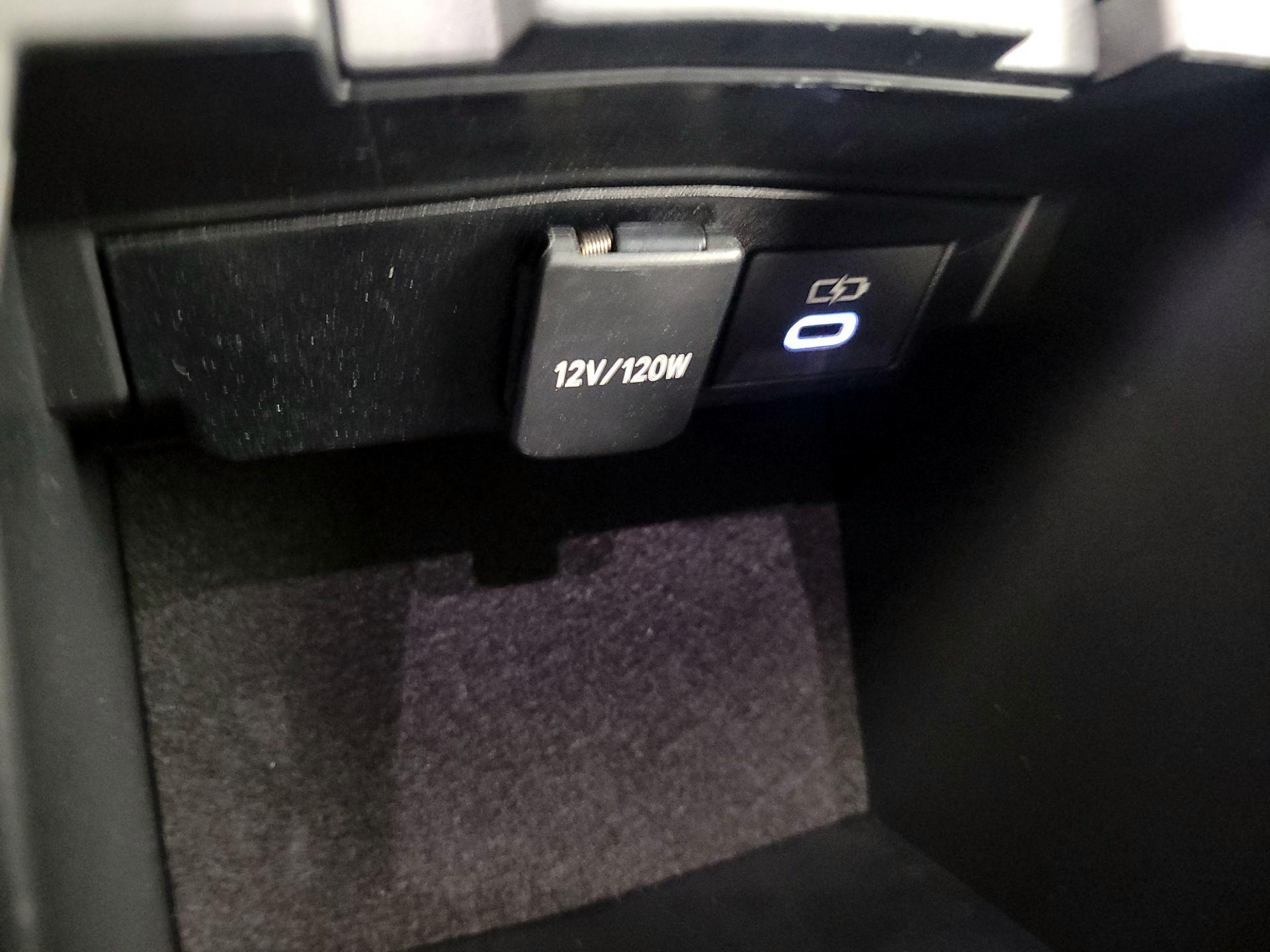 Thumbnail: 2023 Toyota Corolla - 18