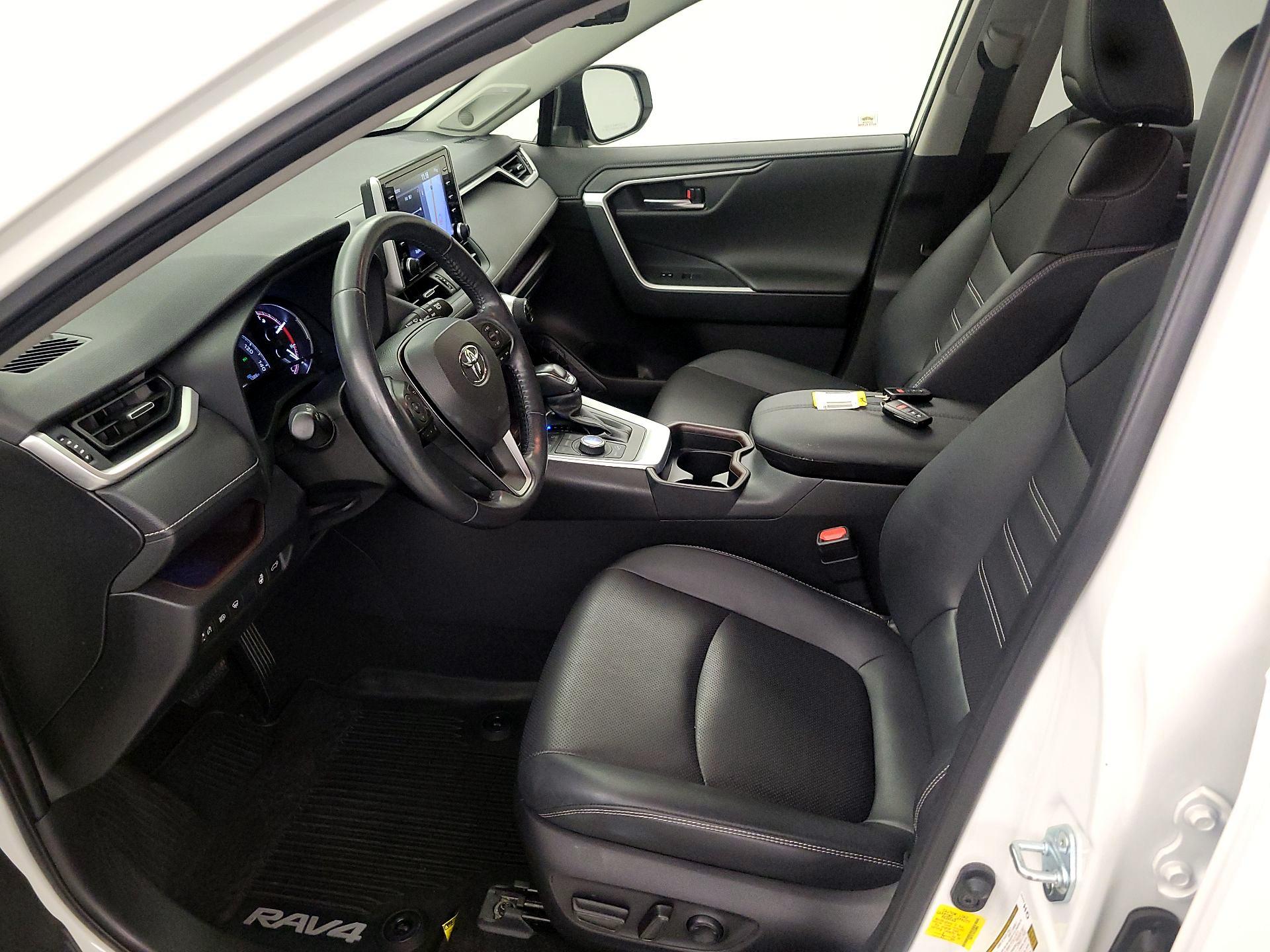 Thumbnail: 2019 Toyota RAV4 - 11