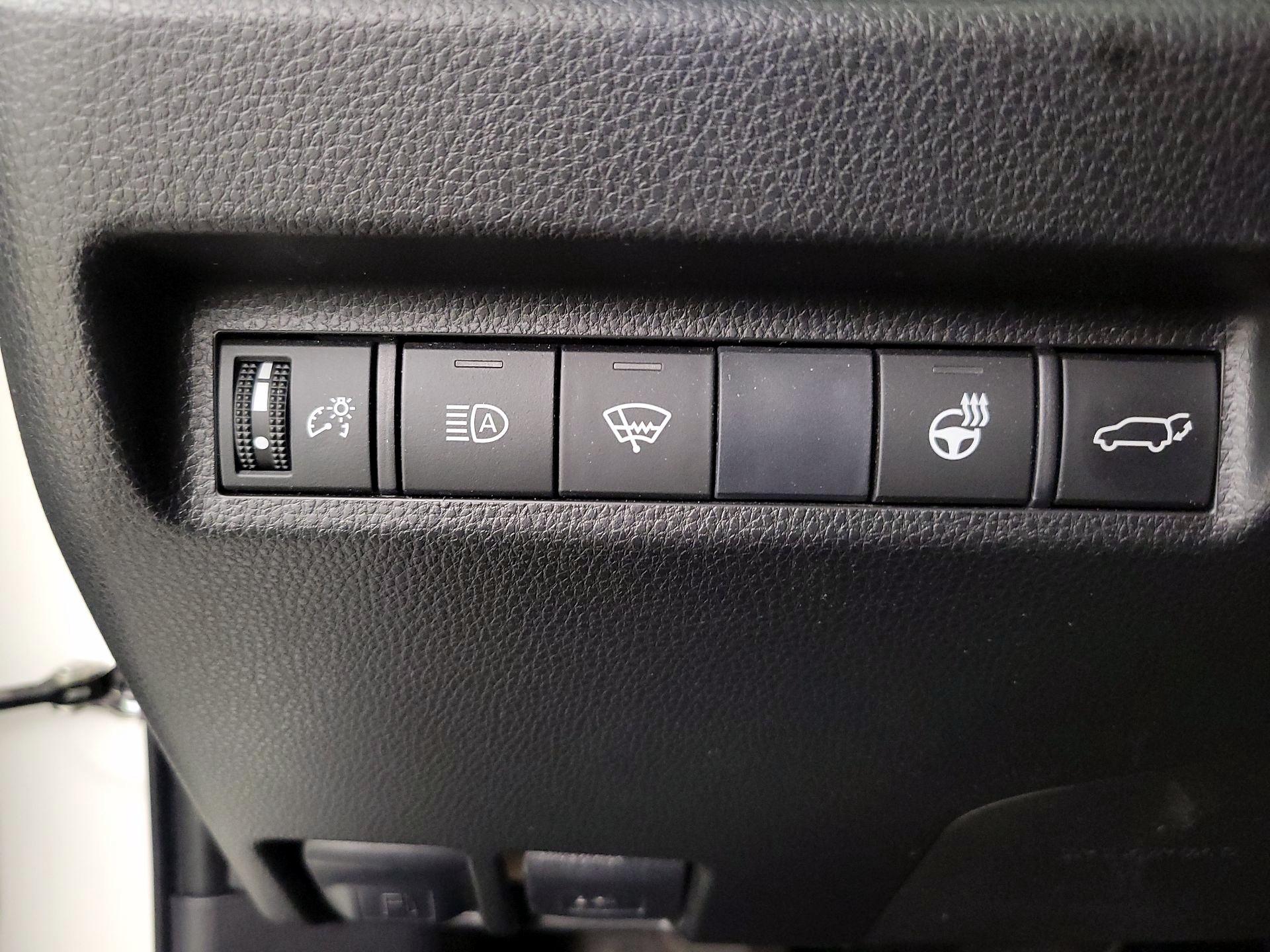 Thumbnail: 2019 Toyota RAV4 - 13