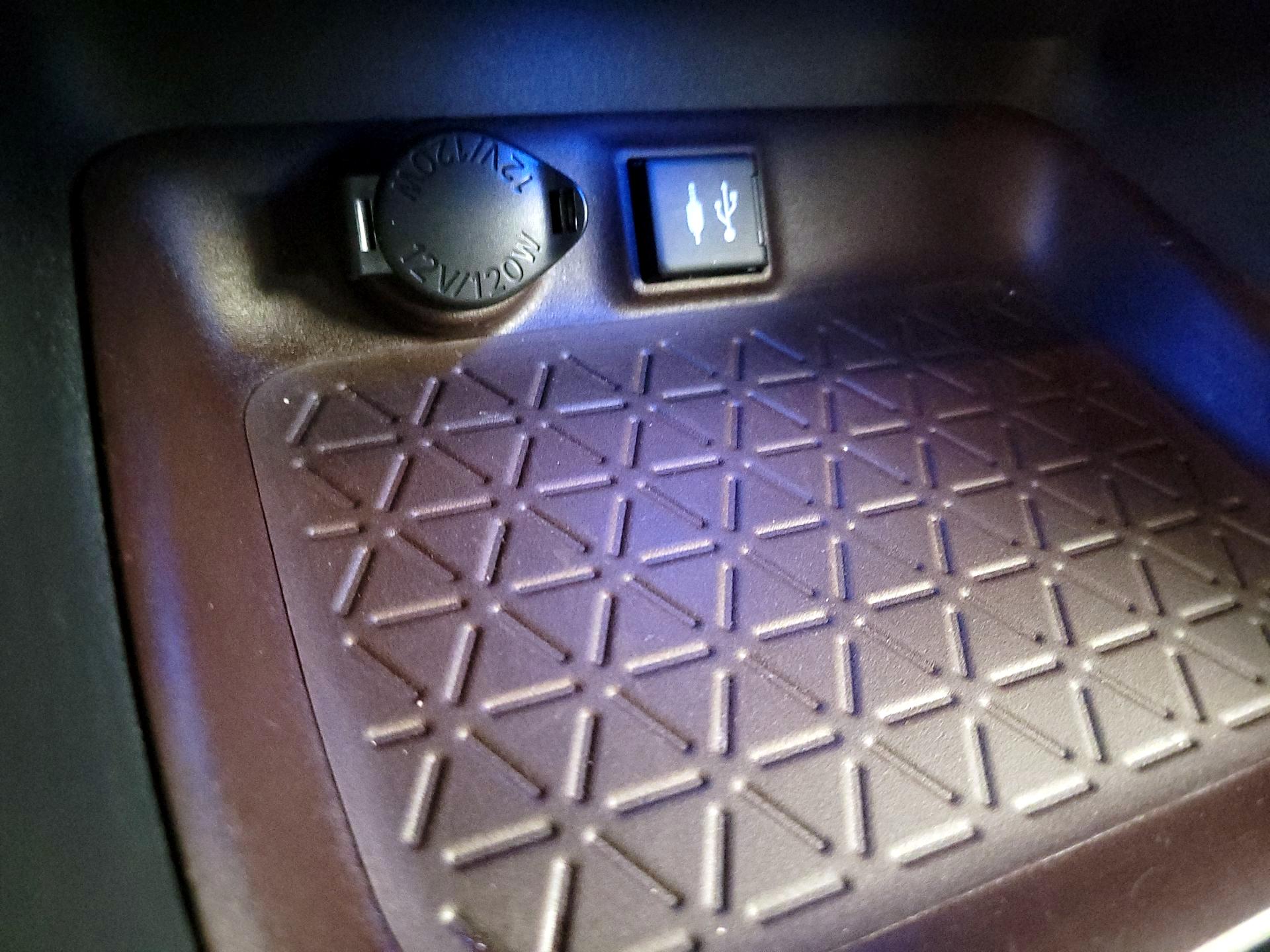 Thumbnail: 2019 Toyota RAV4 - 19