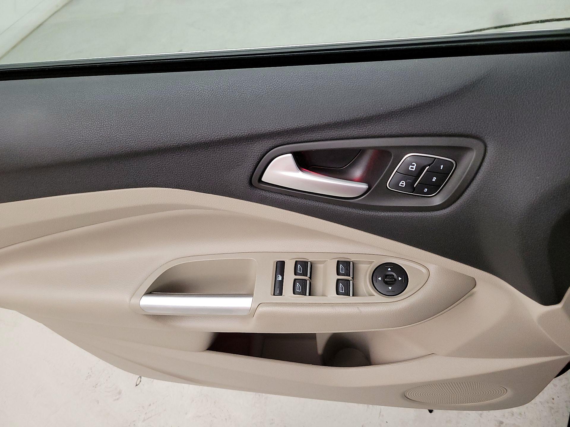 Thumbnail: 2017 Ford Escape - 12