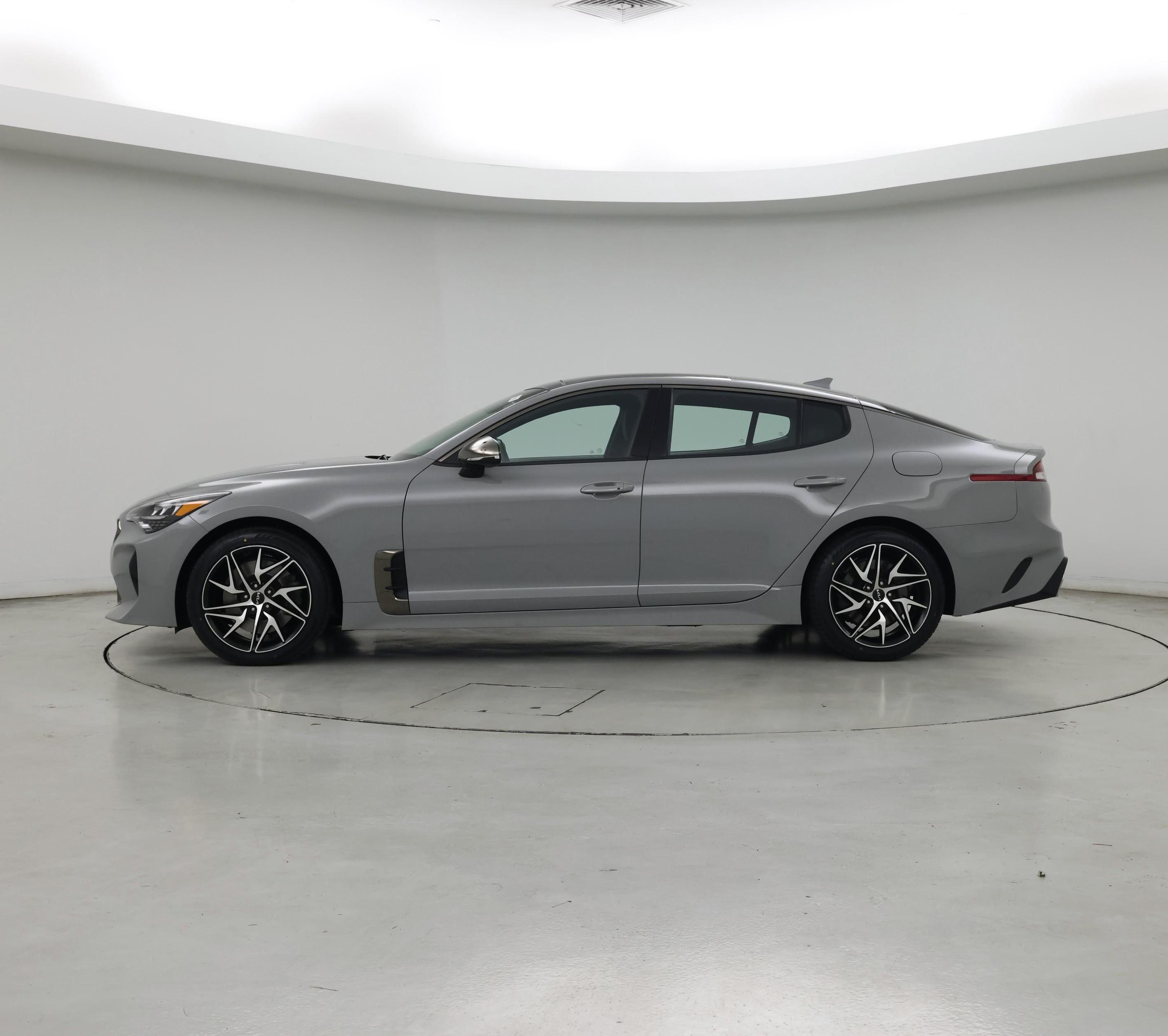Thumbnail: 2023 Kia Stinger - 3