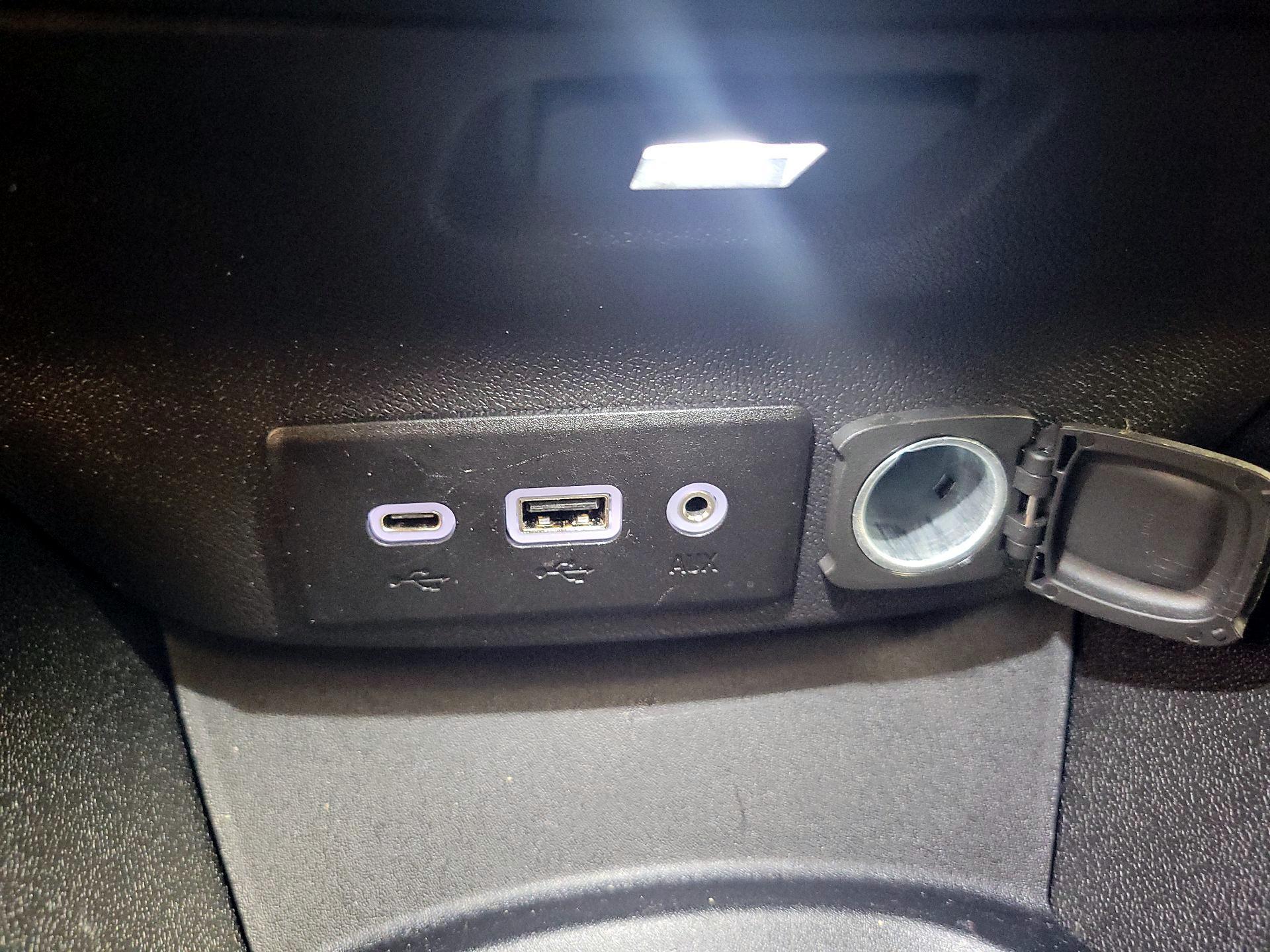 Thumbnail: 2023 Chevrolet Malibu - 18