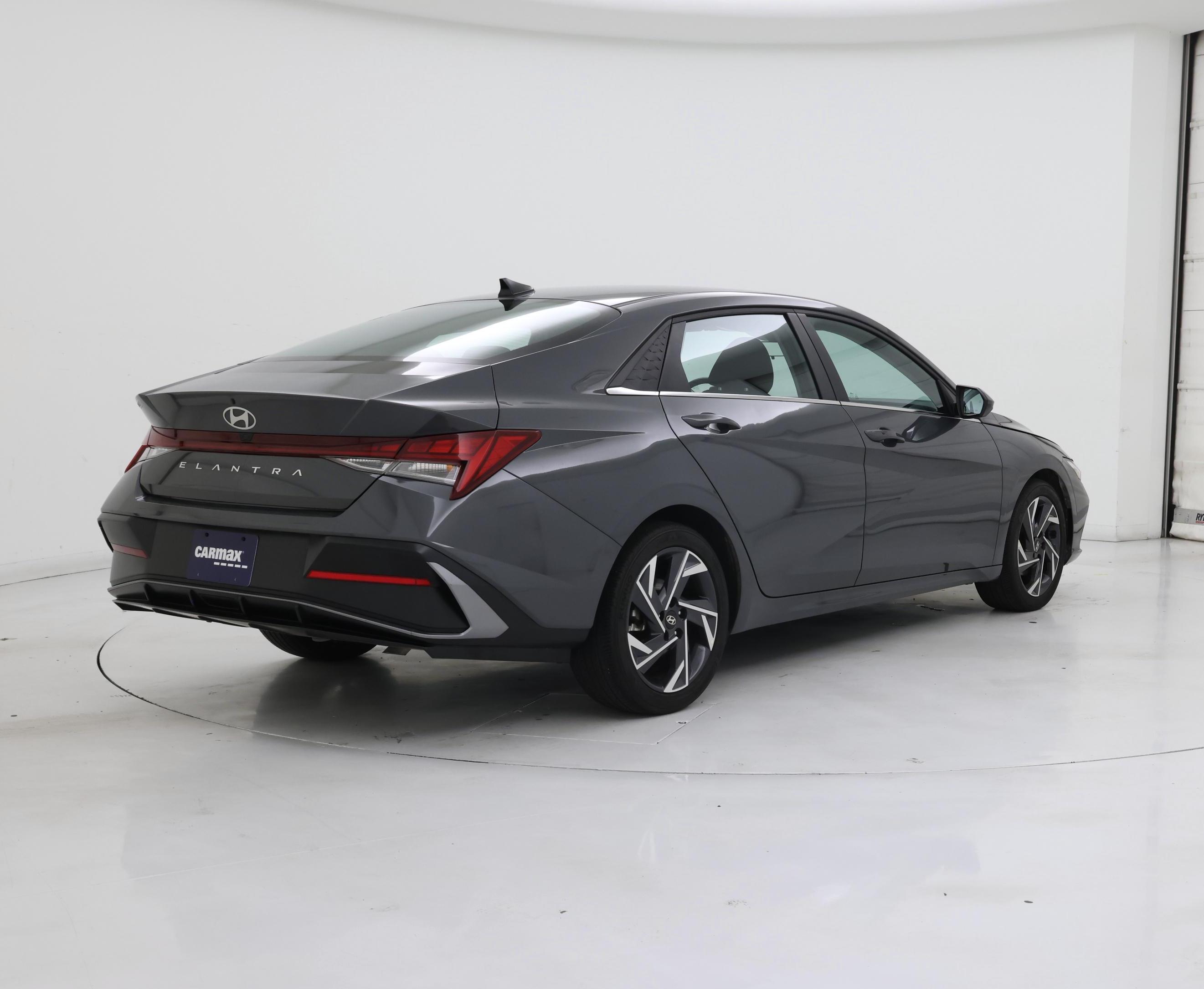Thumbnail: 2024 Hyundai Elantra - 8