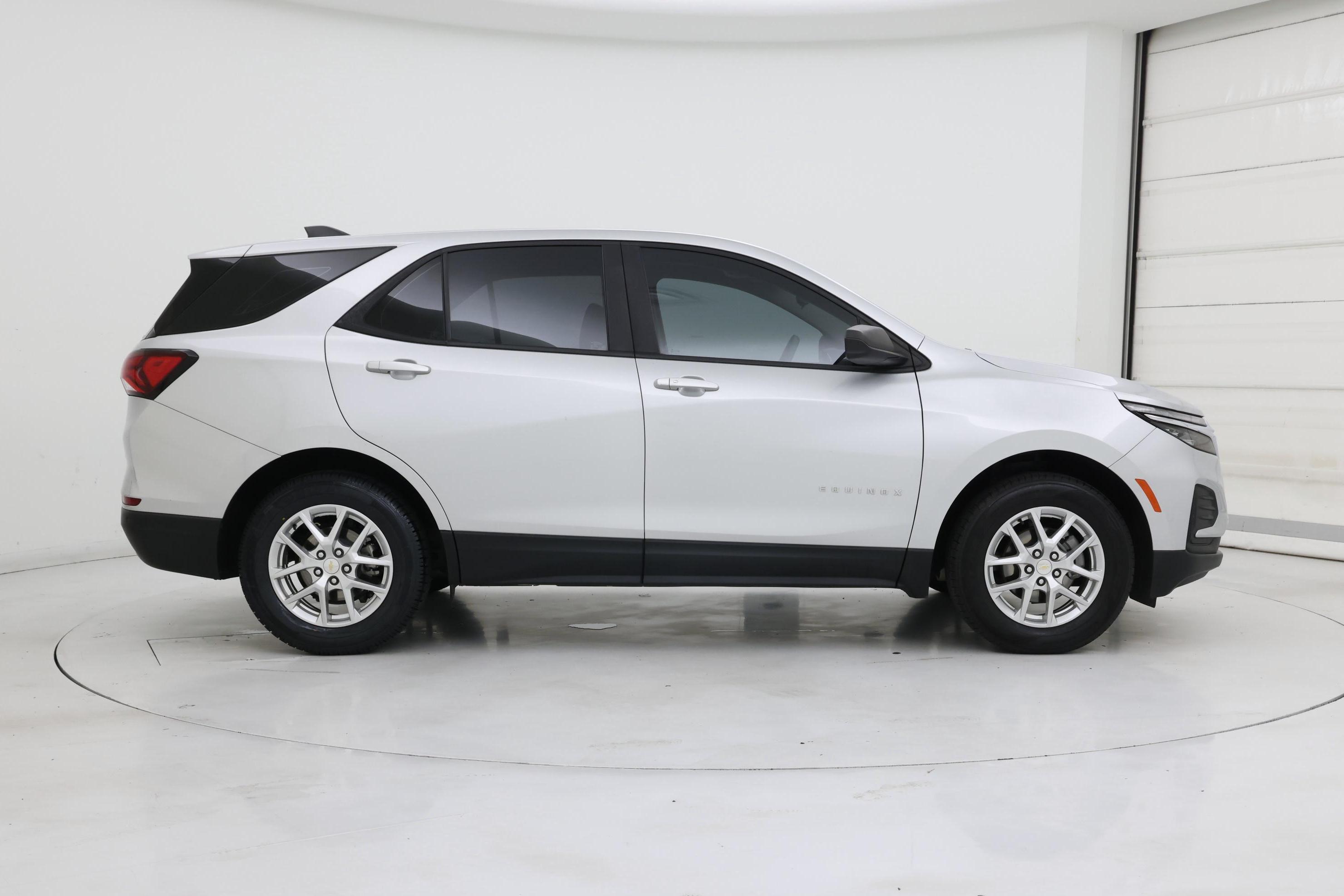 Thumbnail: 2022 Chevrolet Equinox - 7