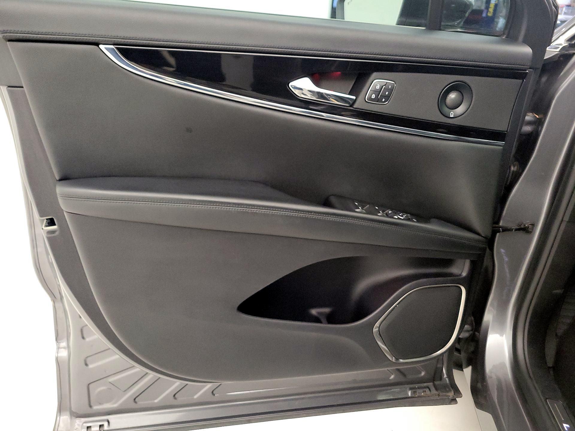 Thumbnail: 2022 Lincoln Nautilus - 12