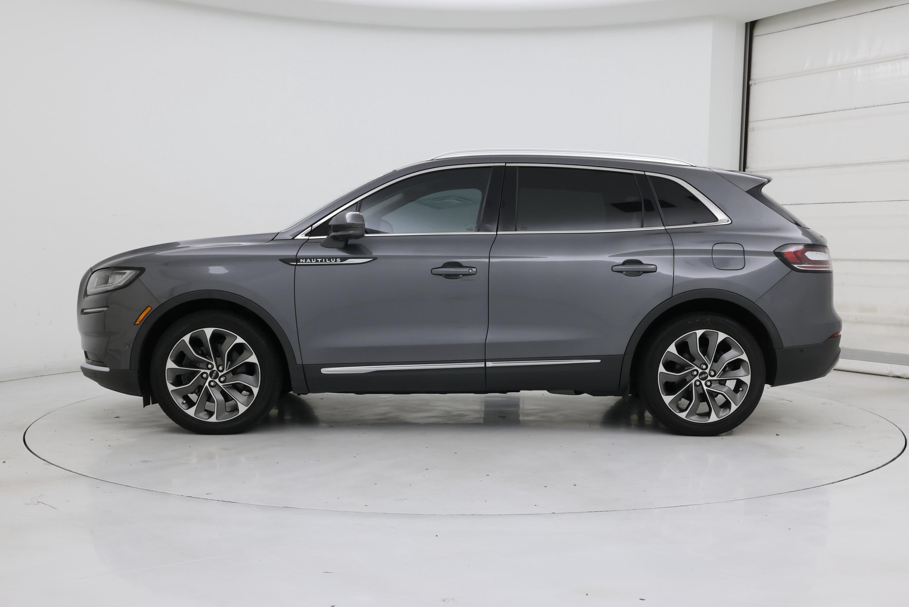 Thumbnail: 2022 Lincoln Nautilus - 3