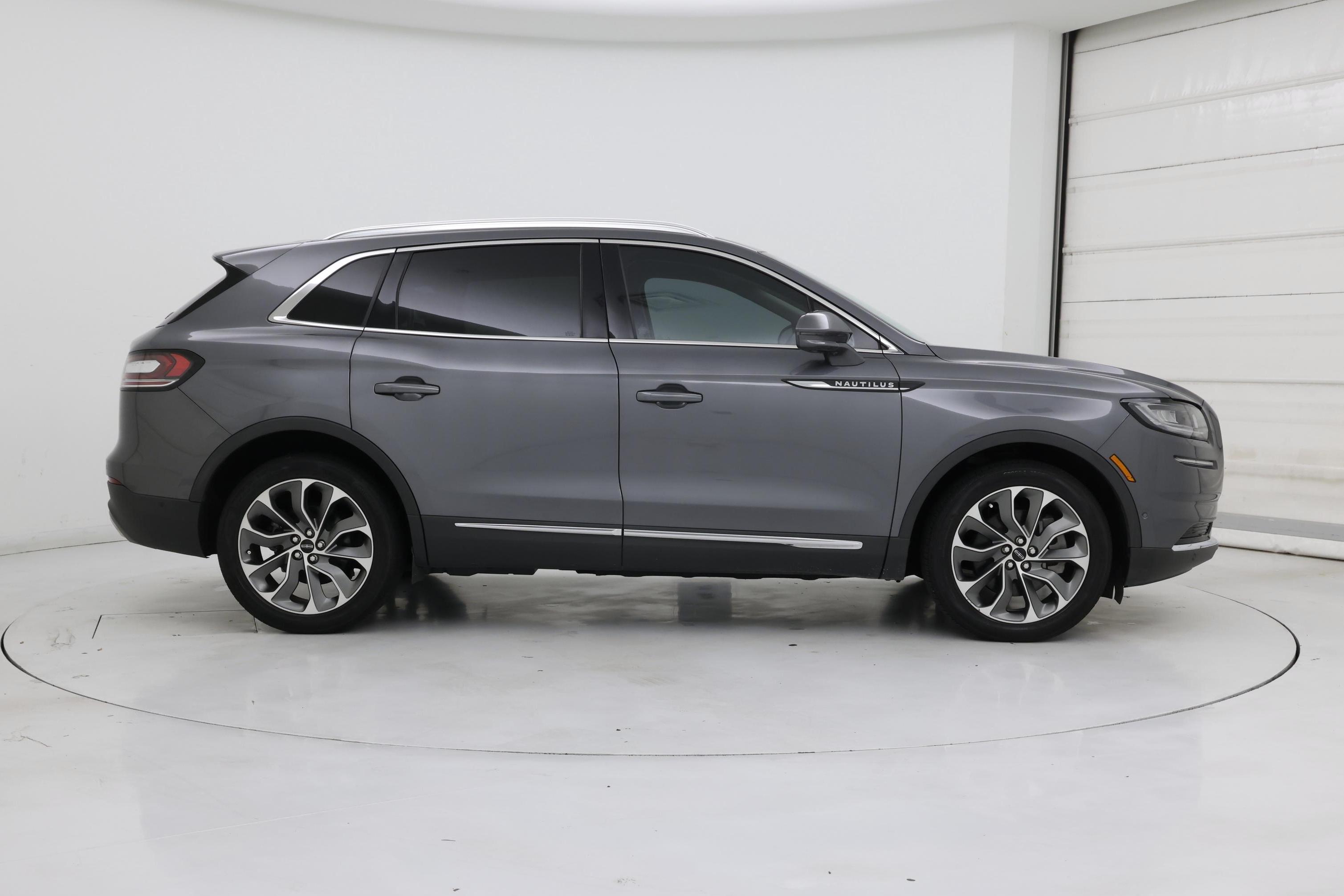 Thumbnail: 2022 Lincoln Nautilus - 7