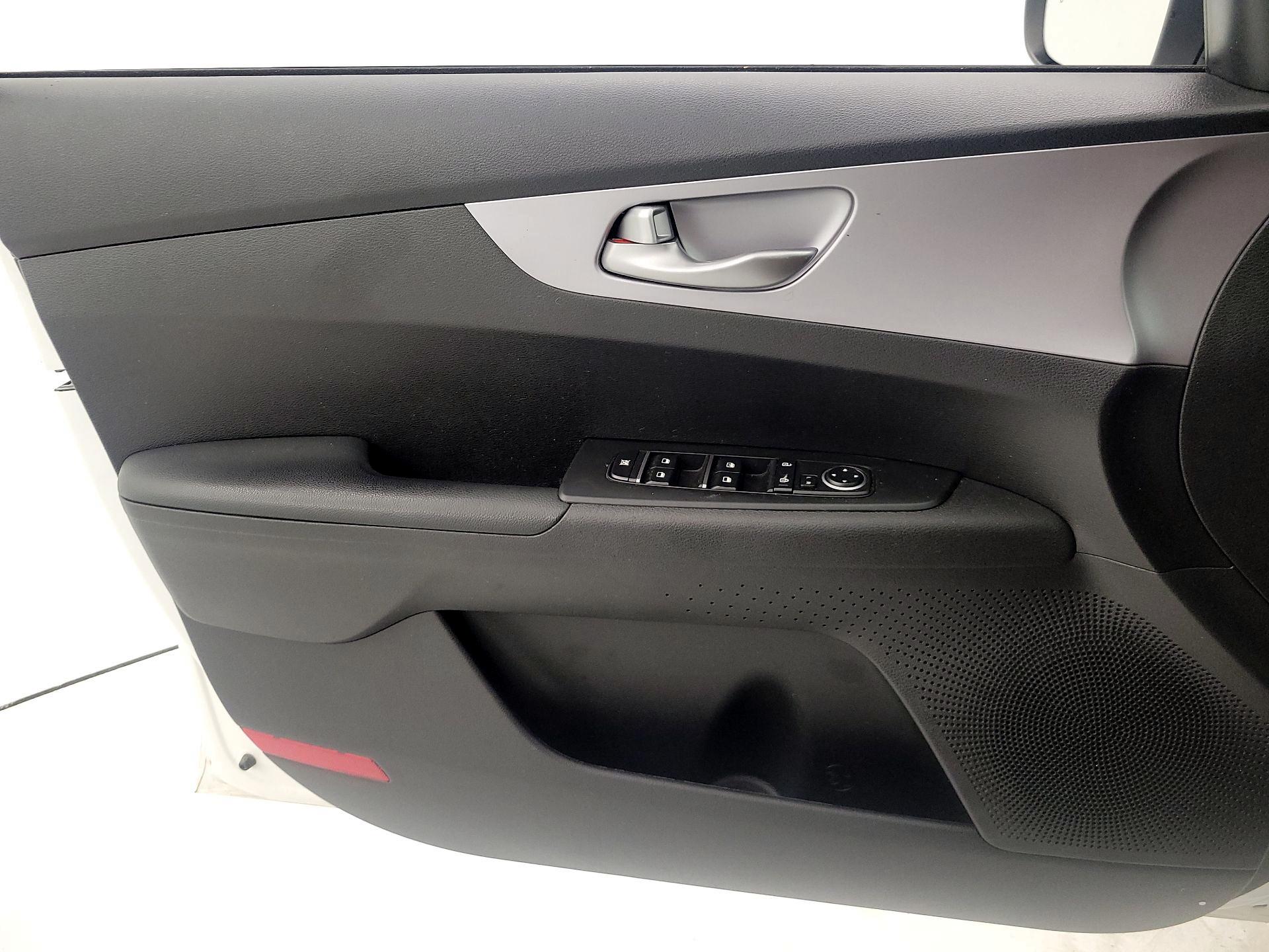 Thumbnail: 2024 Kia Forte - 12