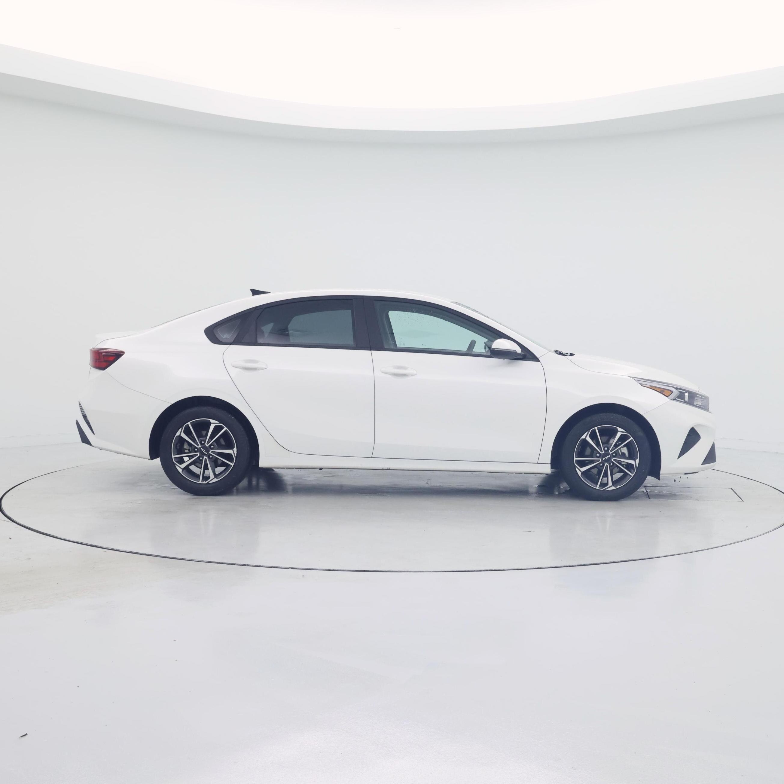 Thumbnail: 2024 Kia Forte - 7