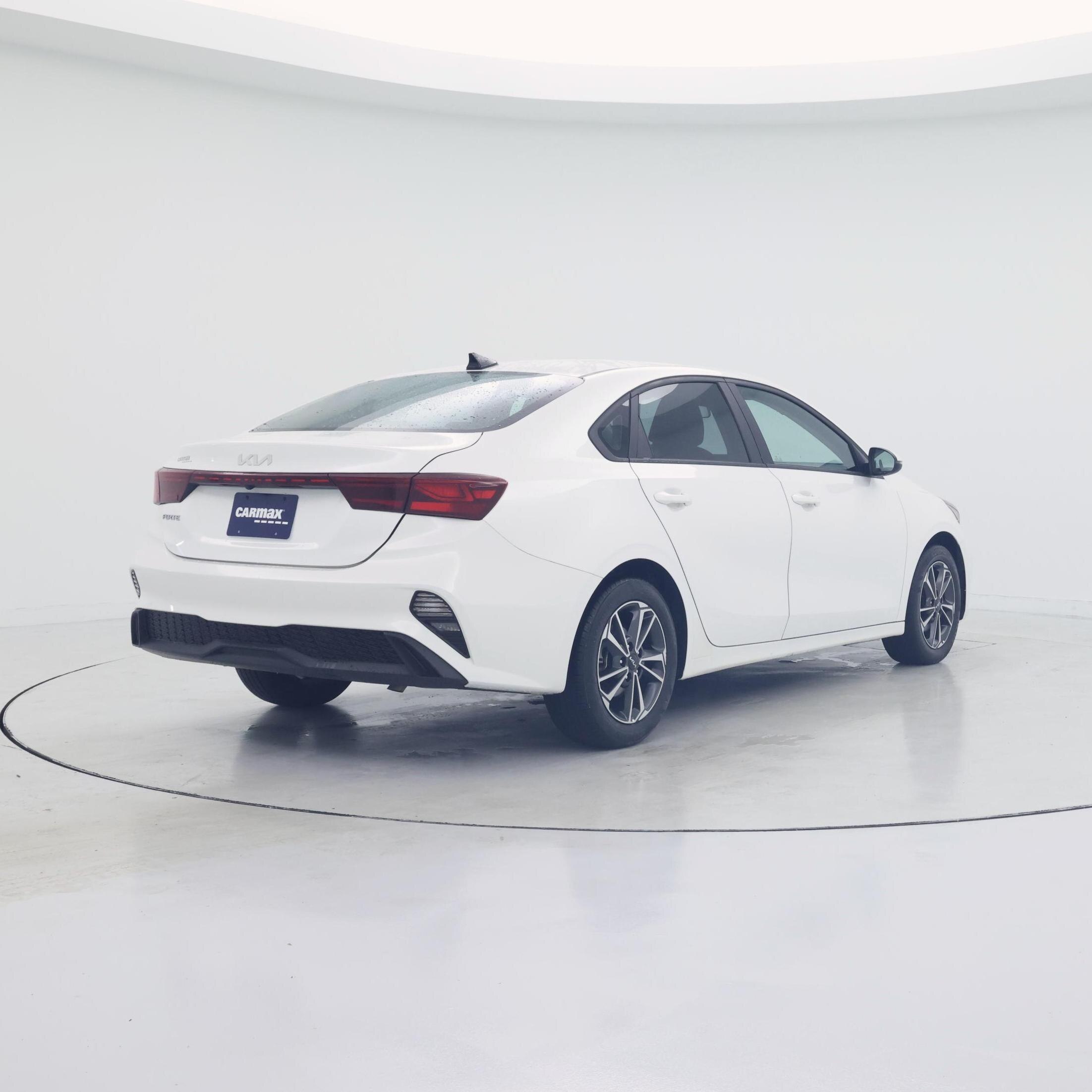 Thumbnail: 2024 Kia Forte - 8