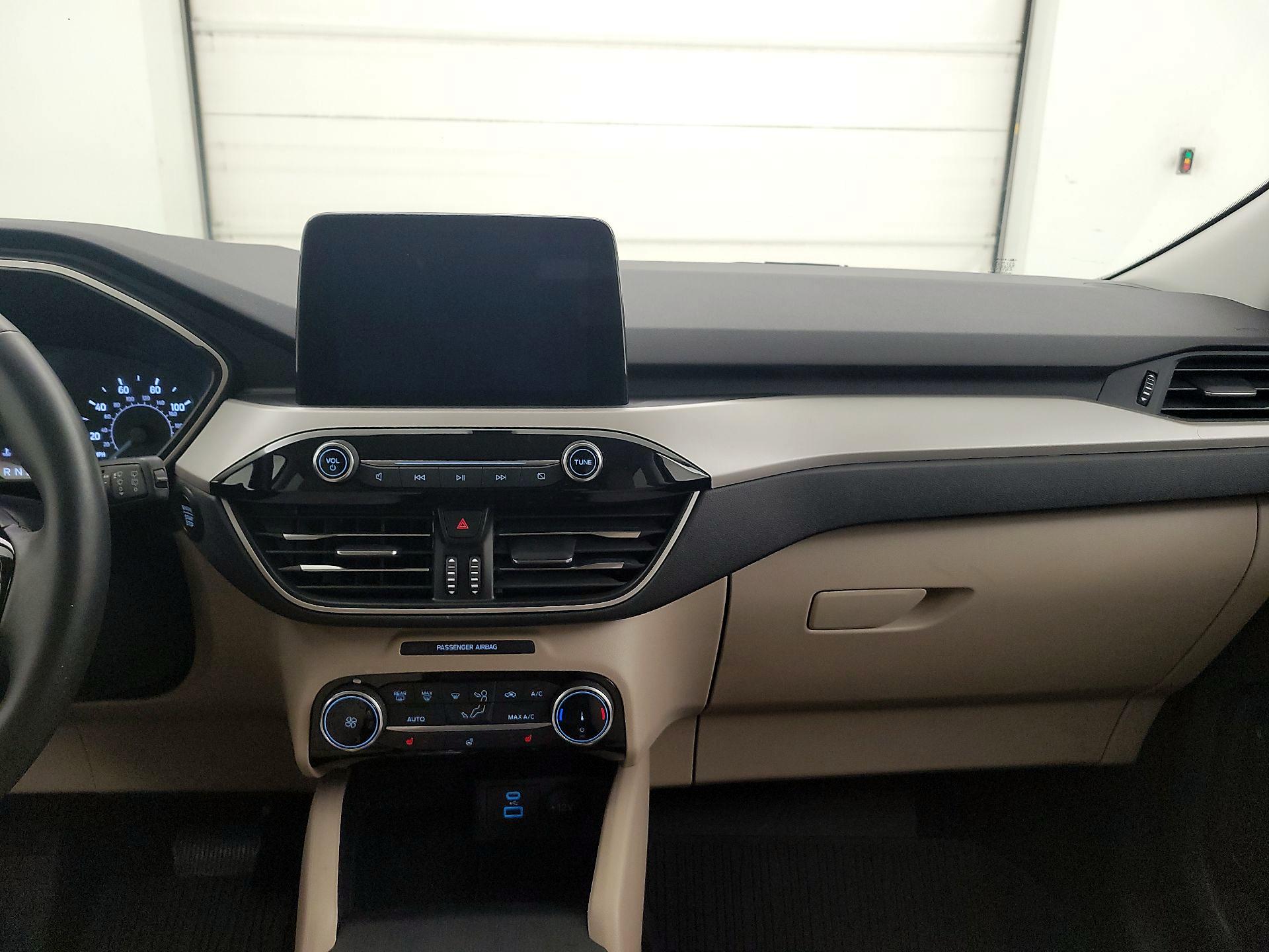 Thumbnail: 2022 Ford Escape - 9