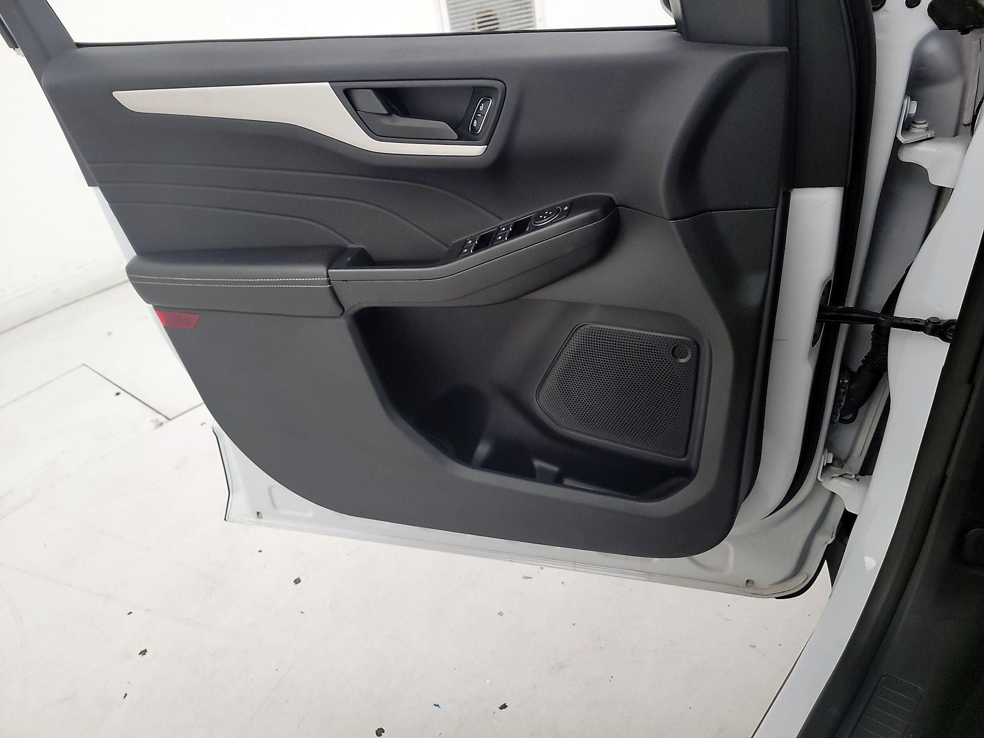 Thumbnail: 2022 Ford Escape - 12