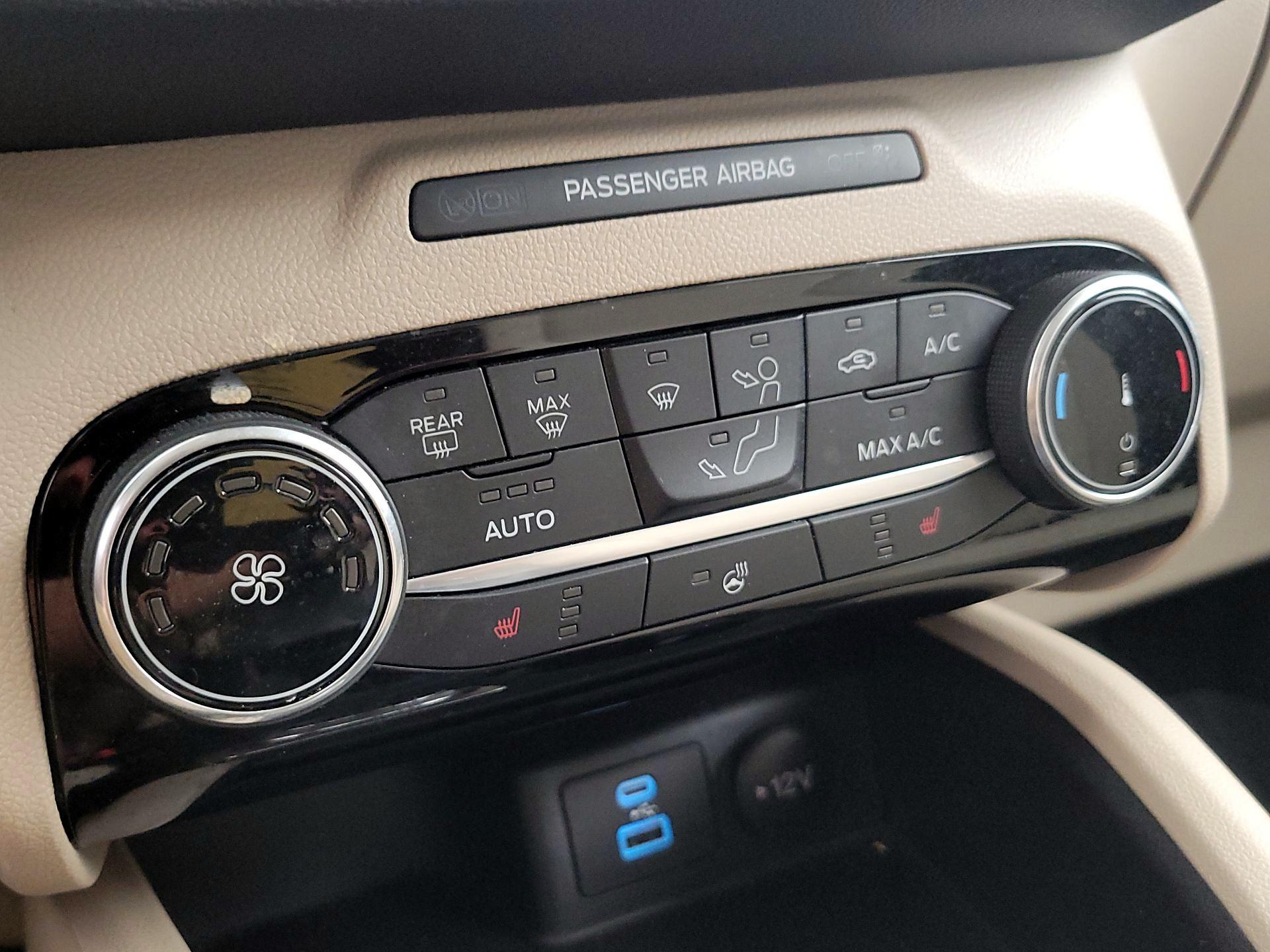 Thumbnail: 2022 Ford Escape - 16