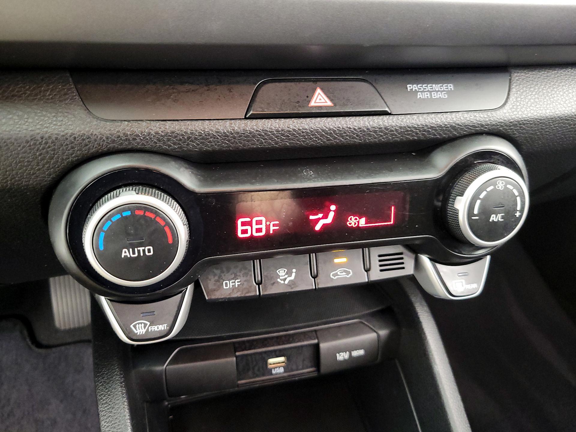 Thumbnail: 2023 Kia Rio - 16